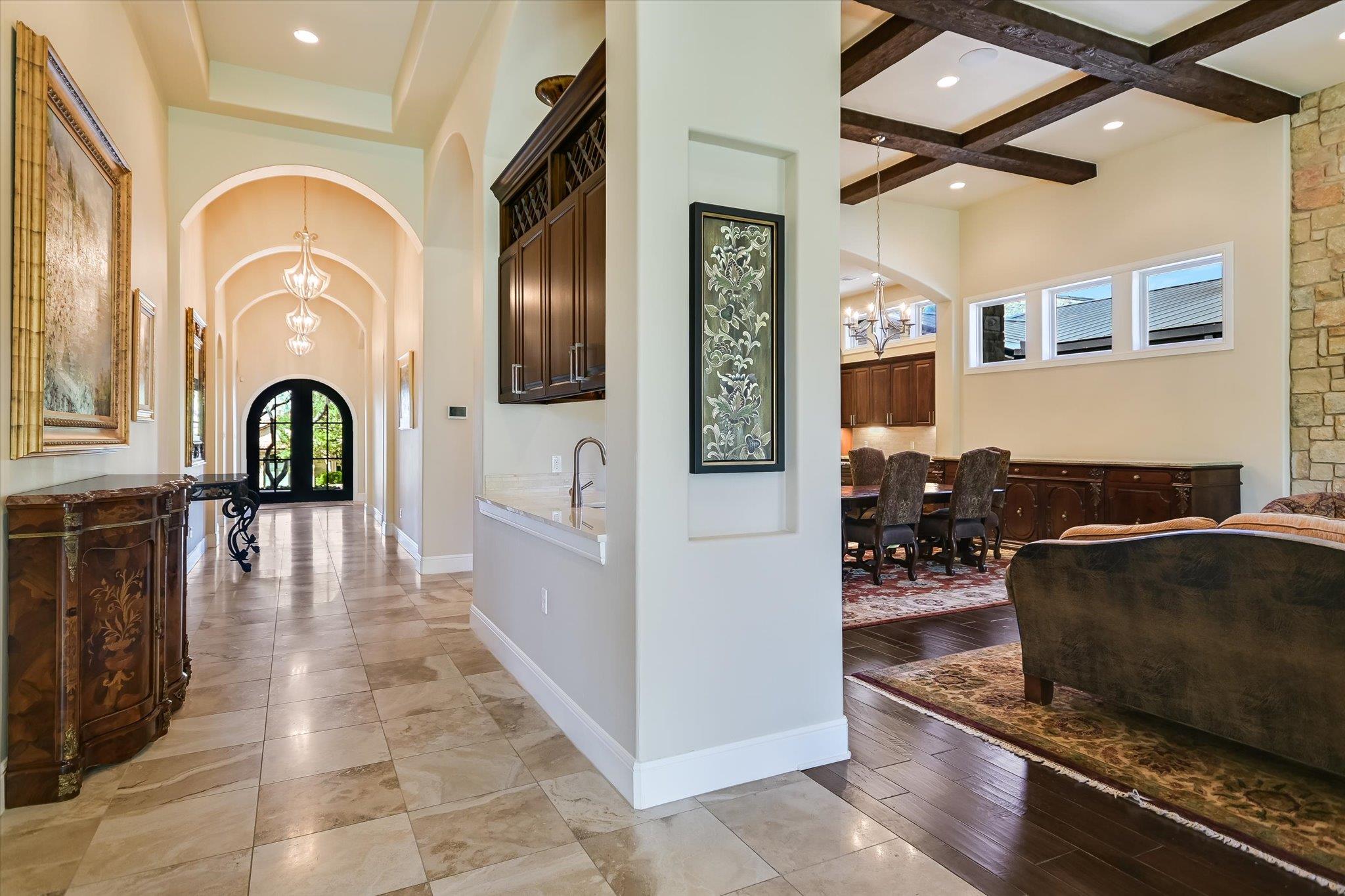 8225 Carranzo Dr, Austin, TX 78735