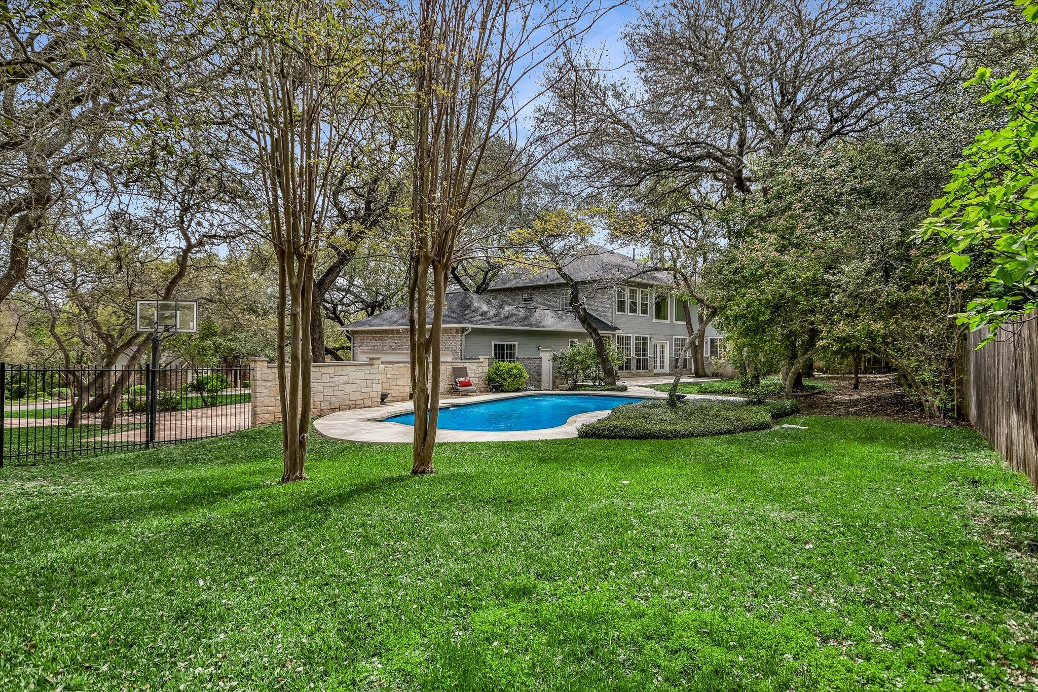 4000 Shadow Oak Ln, Austin, TX 78746