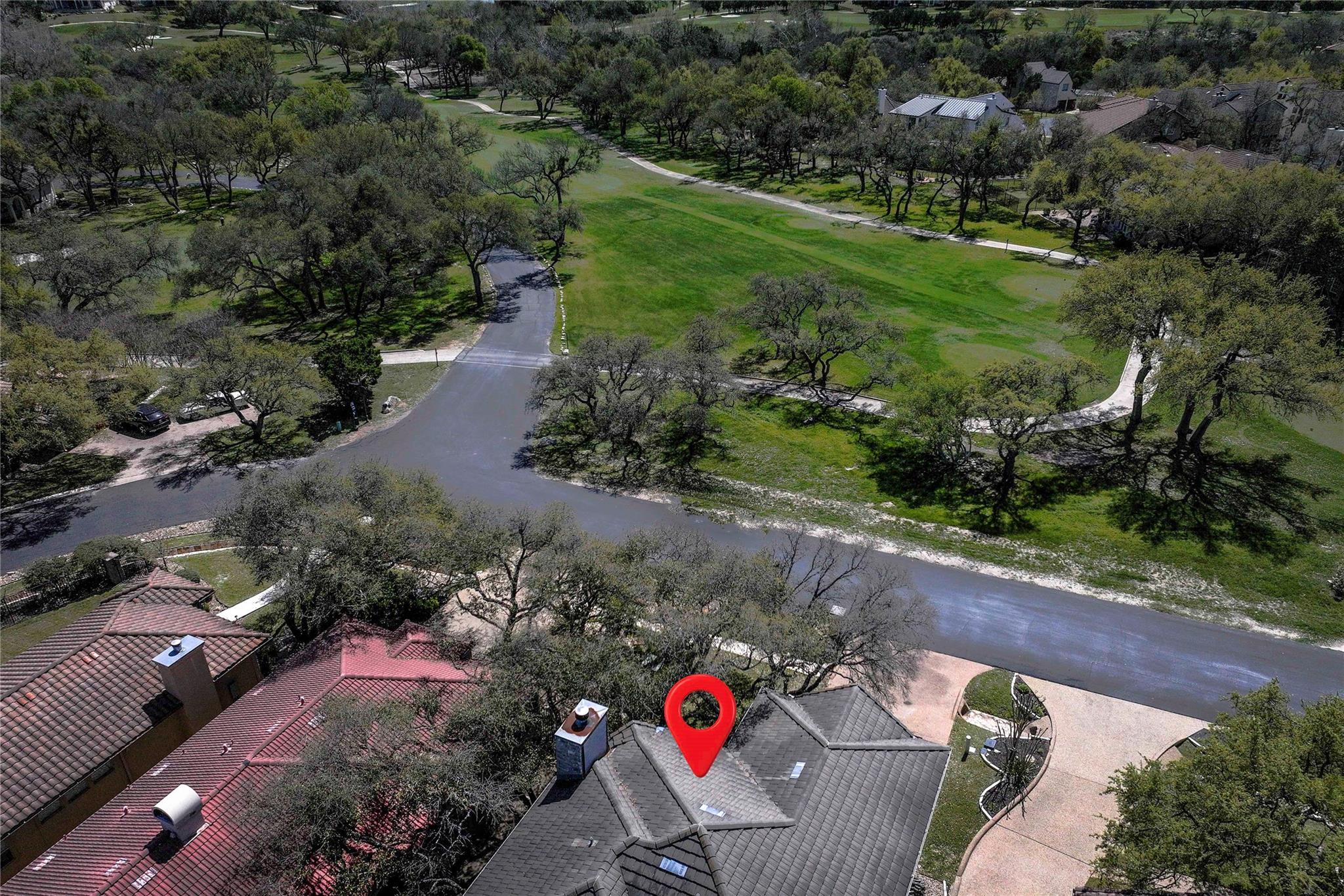 11 Treehaven Ln, The Hills, TX 78738