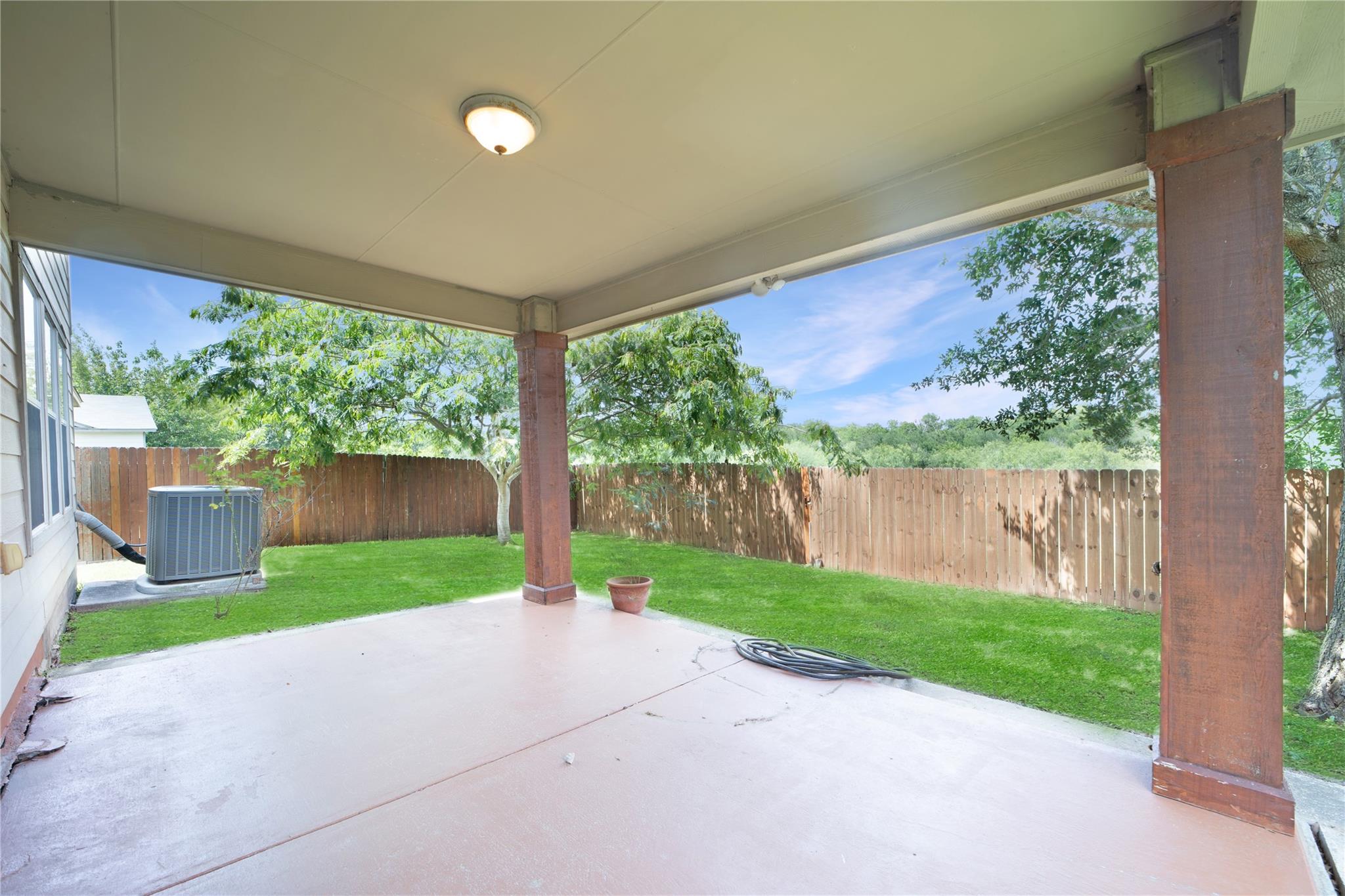 180 Beech Dr, Kyle, TX 78640