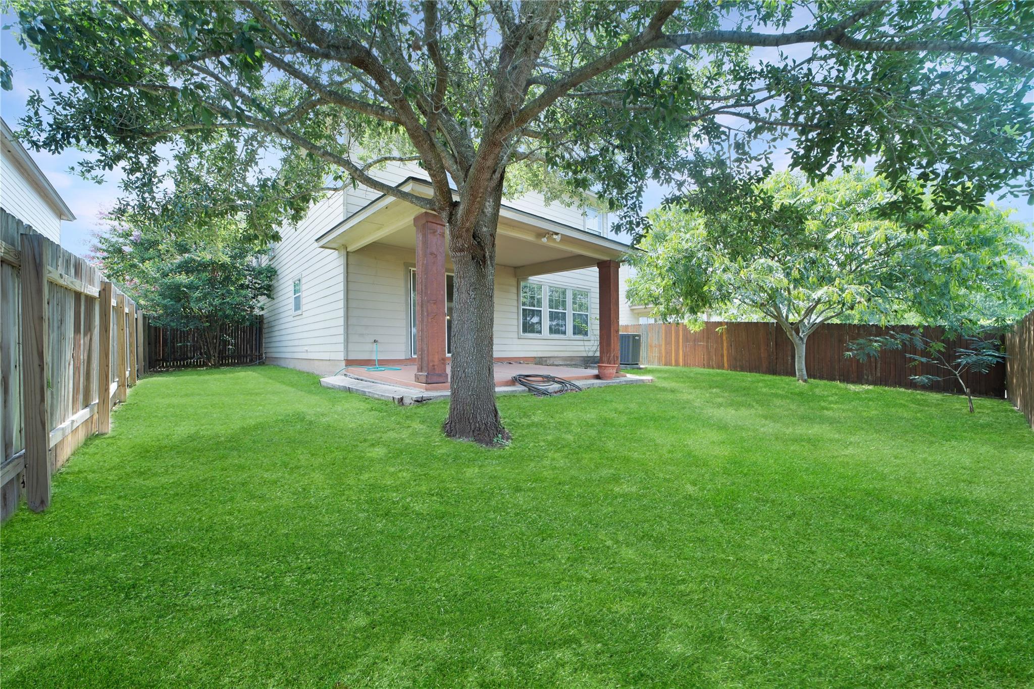 180 Beech Dr, Kyle, TX 78640