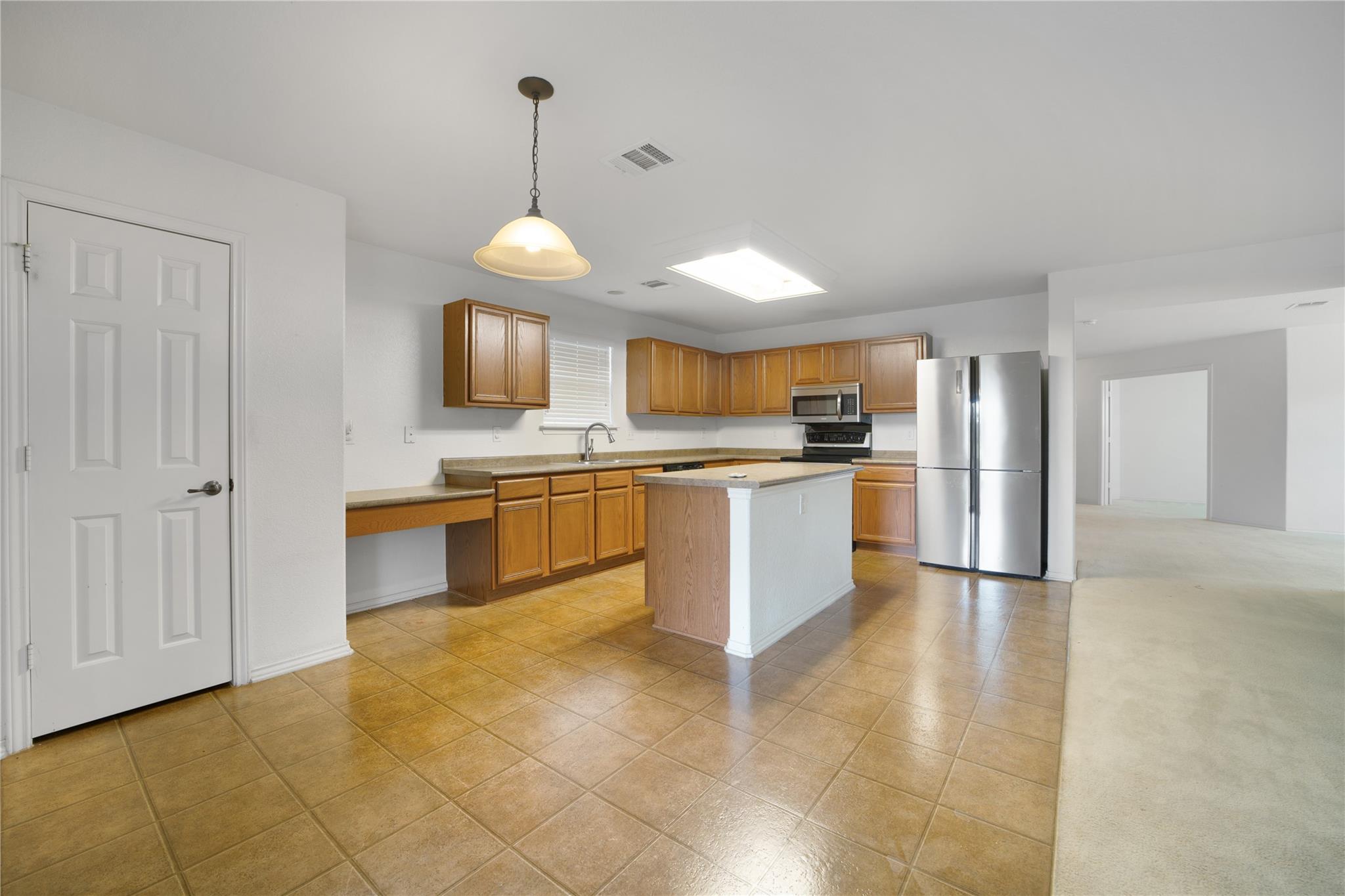 180 Beech Dr, Kyle, TX 78640