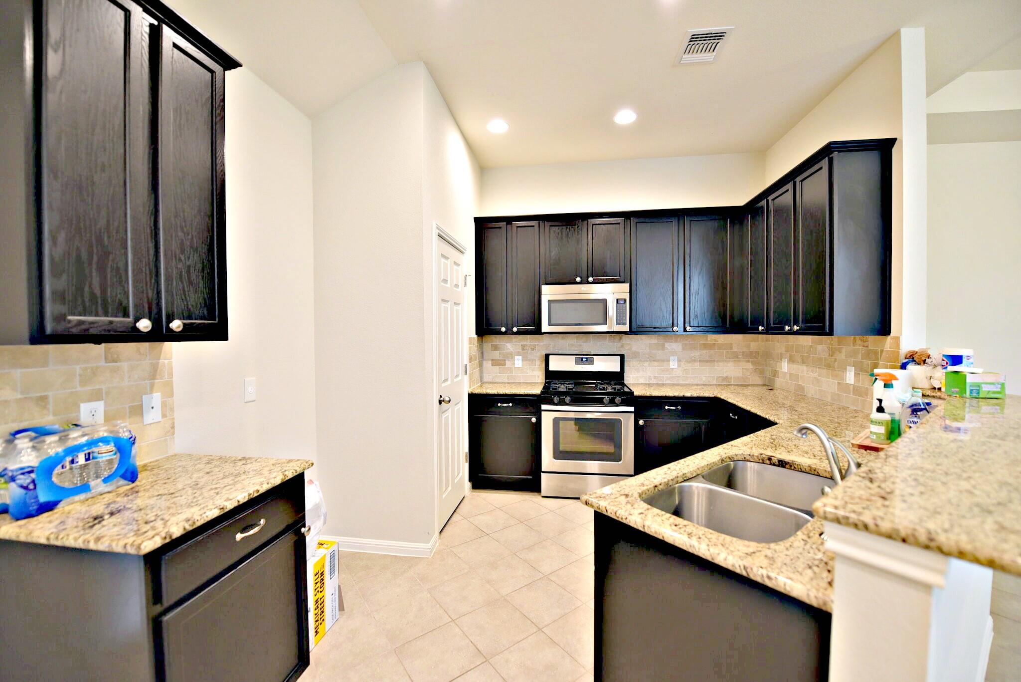 1900 Little Elm Trl # 9, Cedar Park, TX 78613