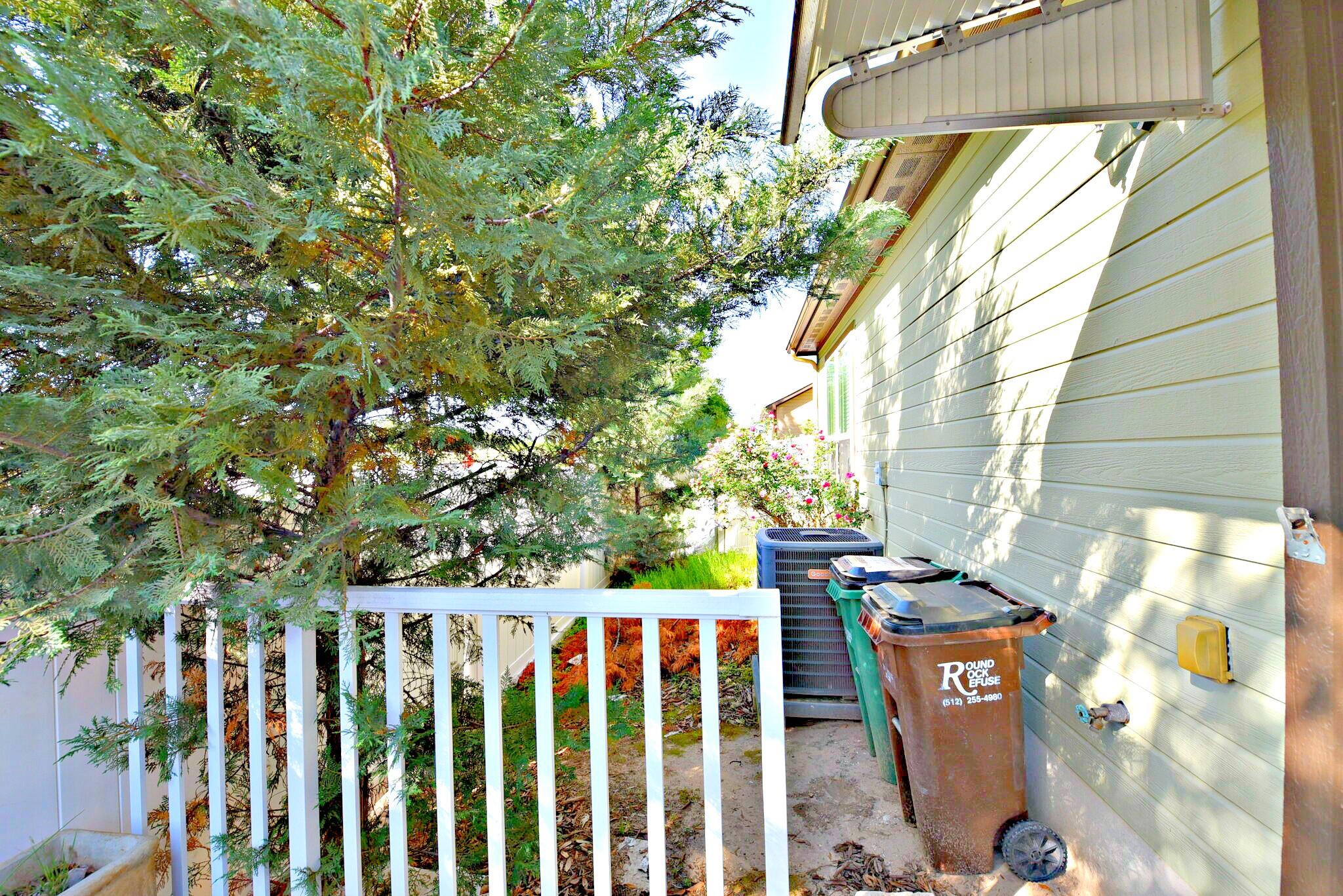 1900 Little Elm Trl # 9, Cedar Park, TX 78613