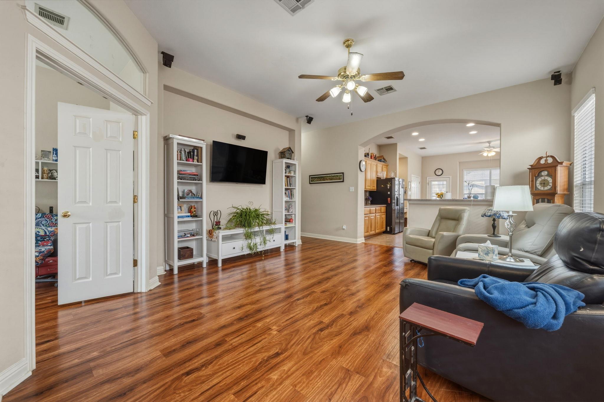 10112 Wind Cave Trl, Austin, TX 78747