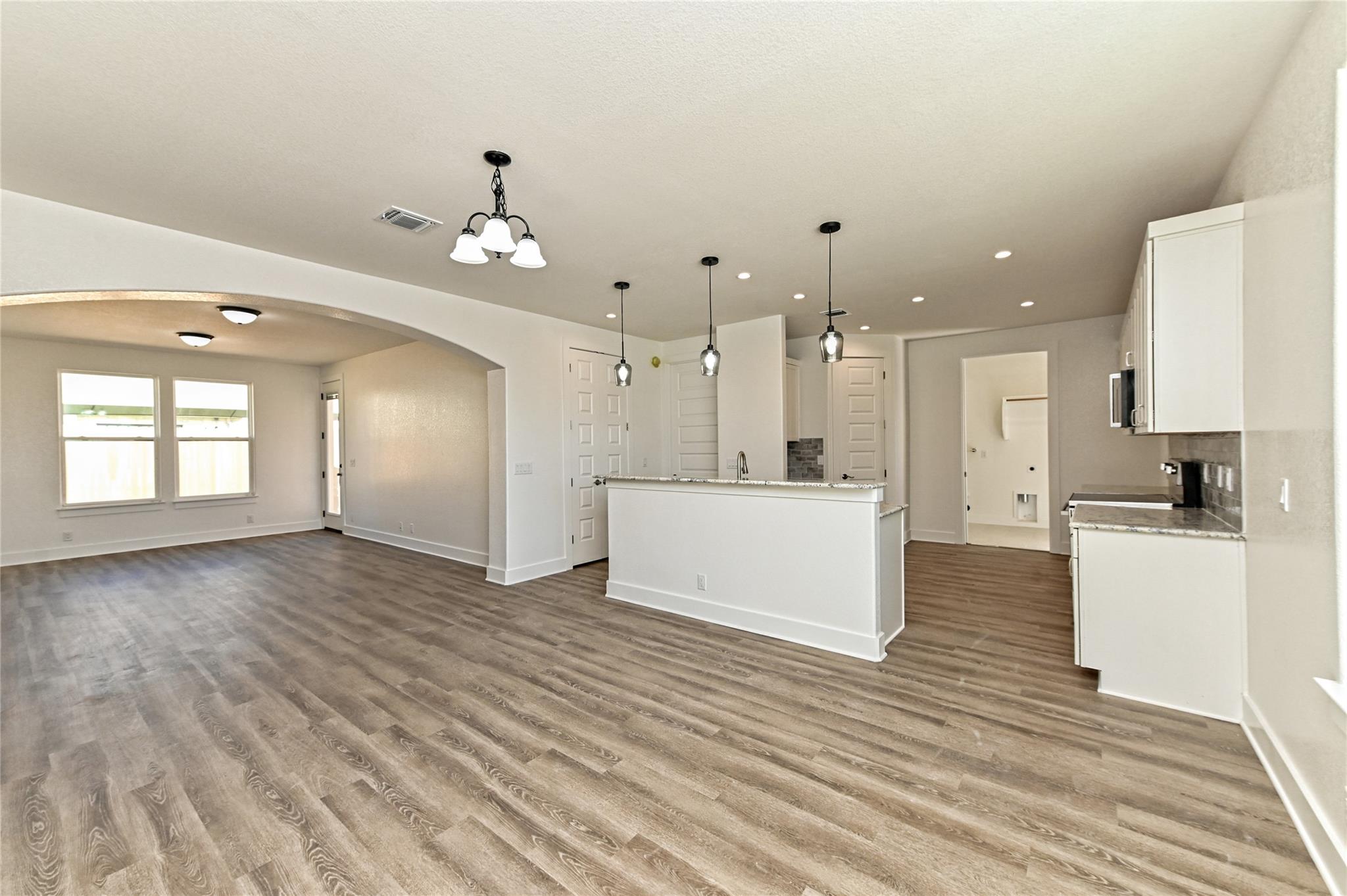 511-513 Lion Dr, Leander, TX 78641