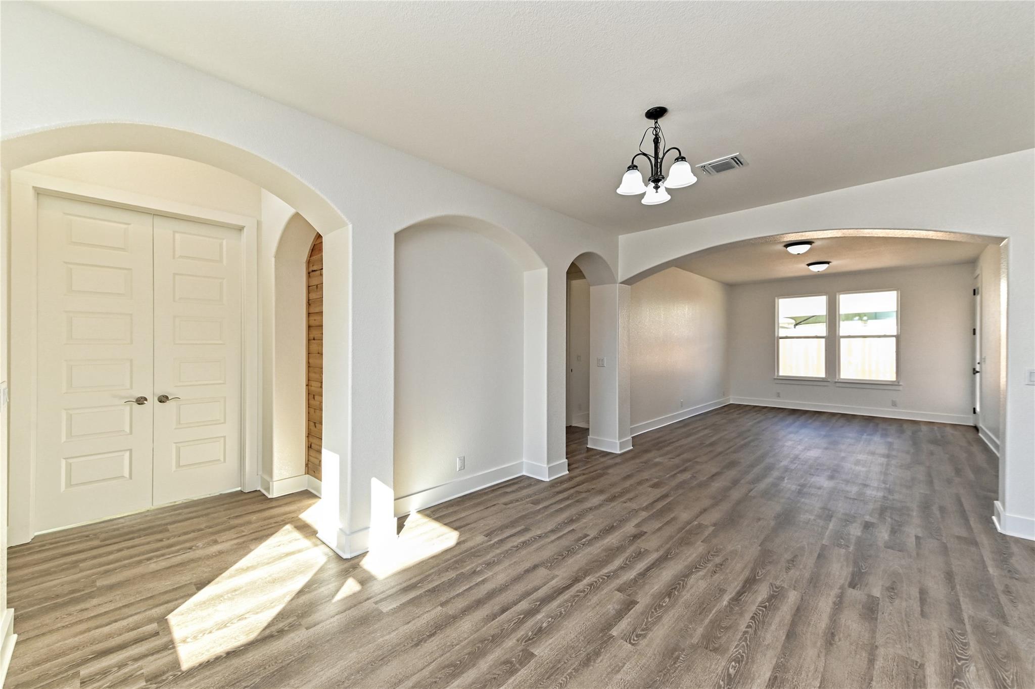 511-513 Lion Dr, Leander, TX 78641