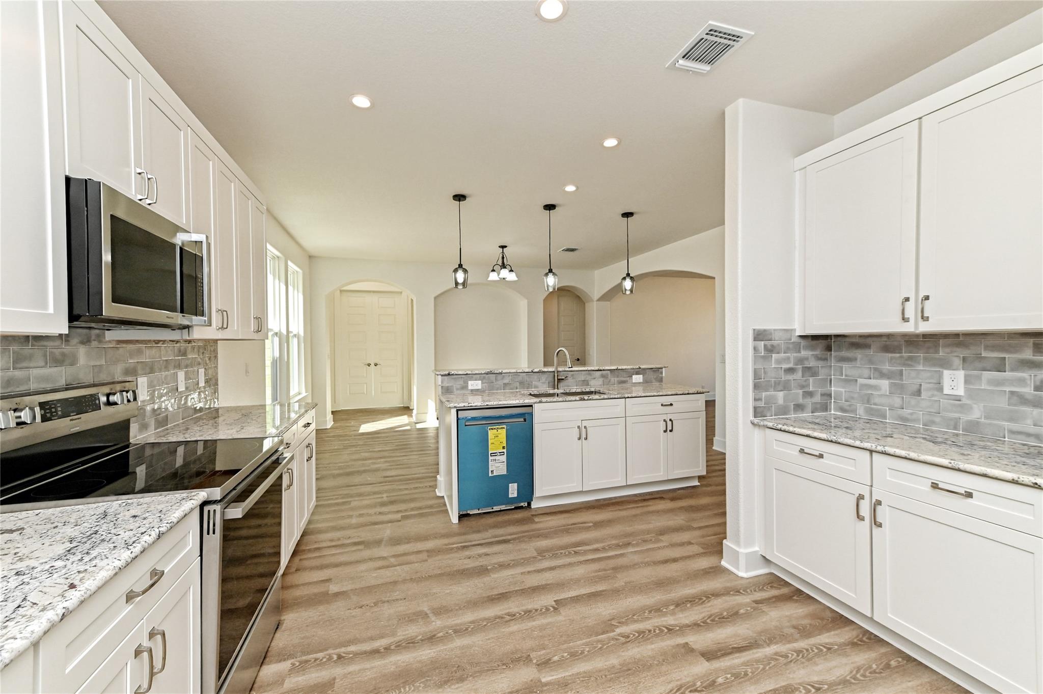 511-513 Lion Dr, Leander, TX 78641