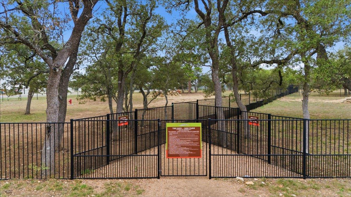 404 Climbing Rock Loop, Dripping Springs, TX 78620