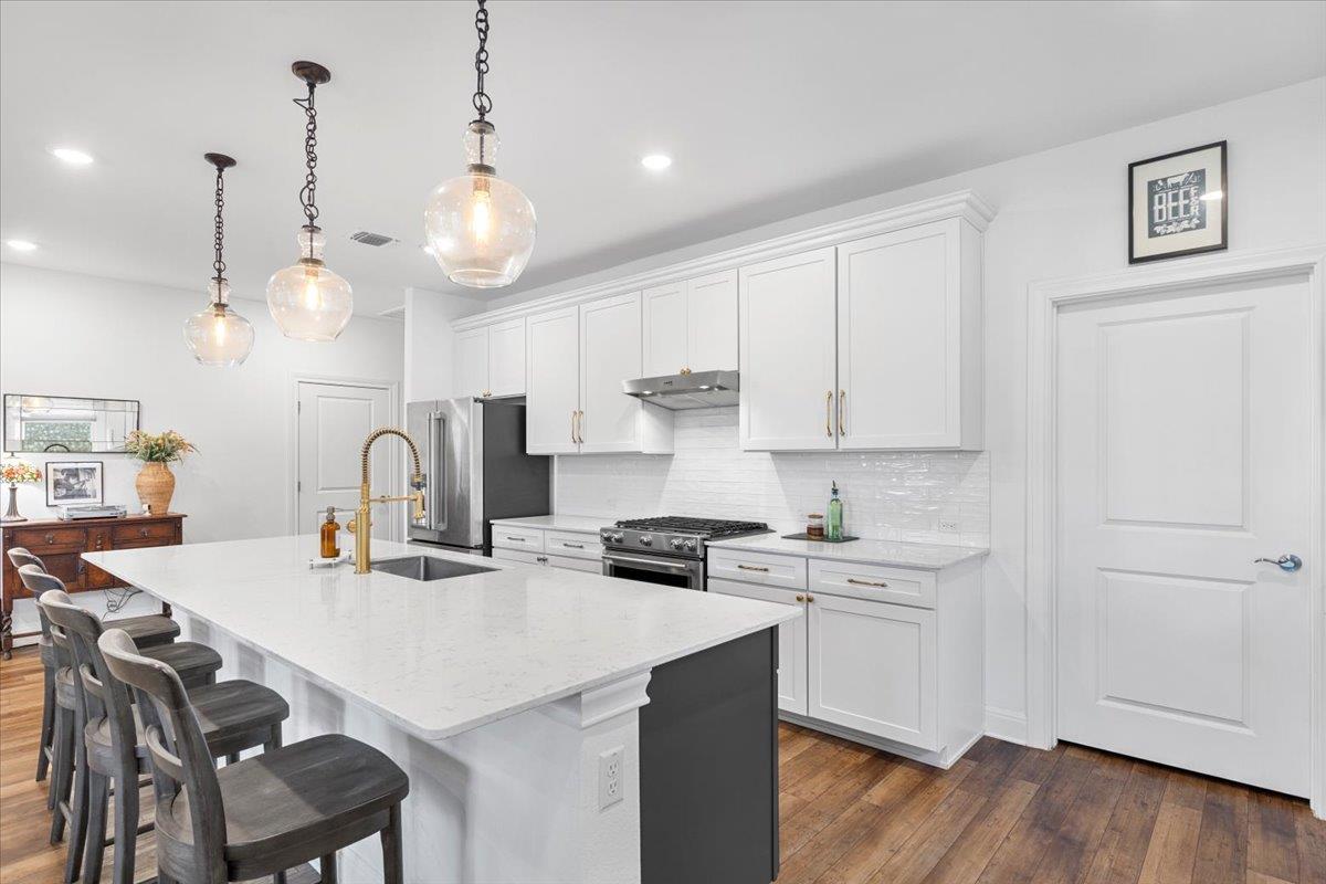 404 Climbing Rock Loop, Dripping Springs, TX 78620