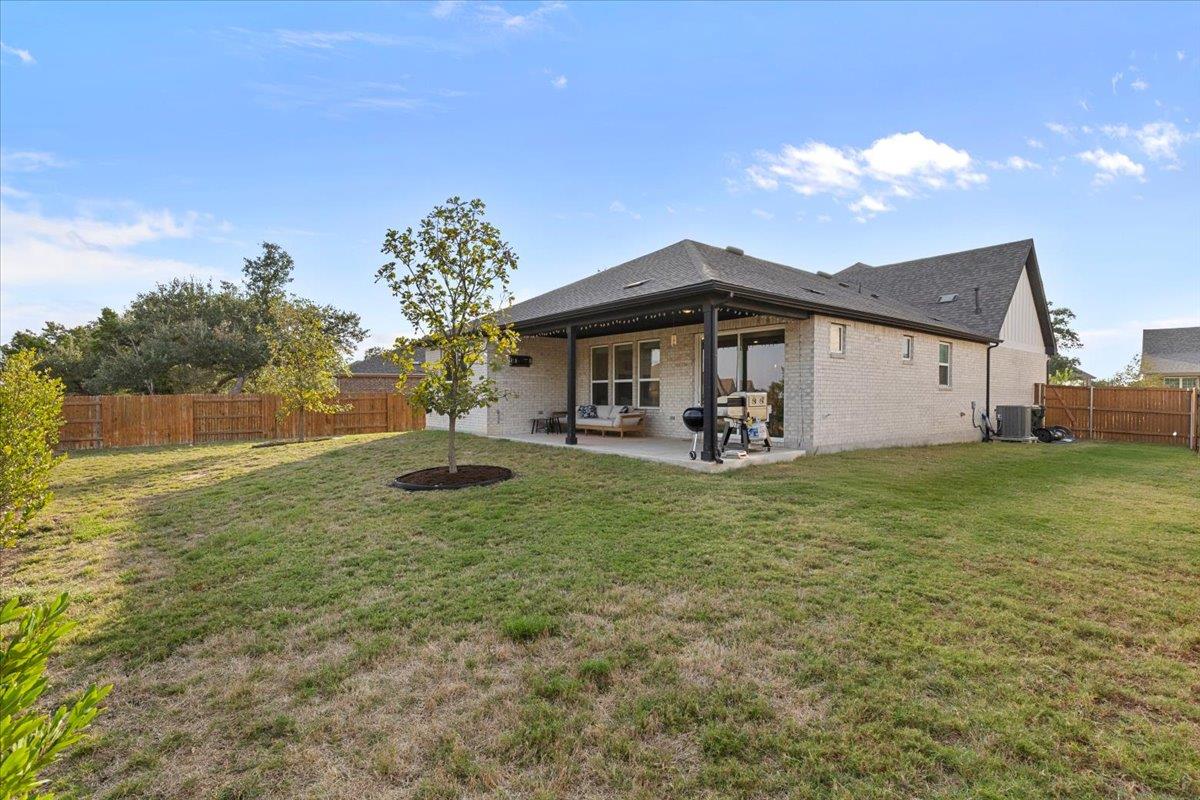 404 Climbing Rock Loop, Dripping Springs, TX 78620