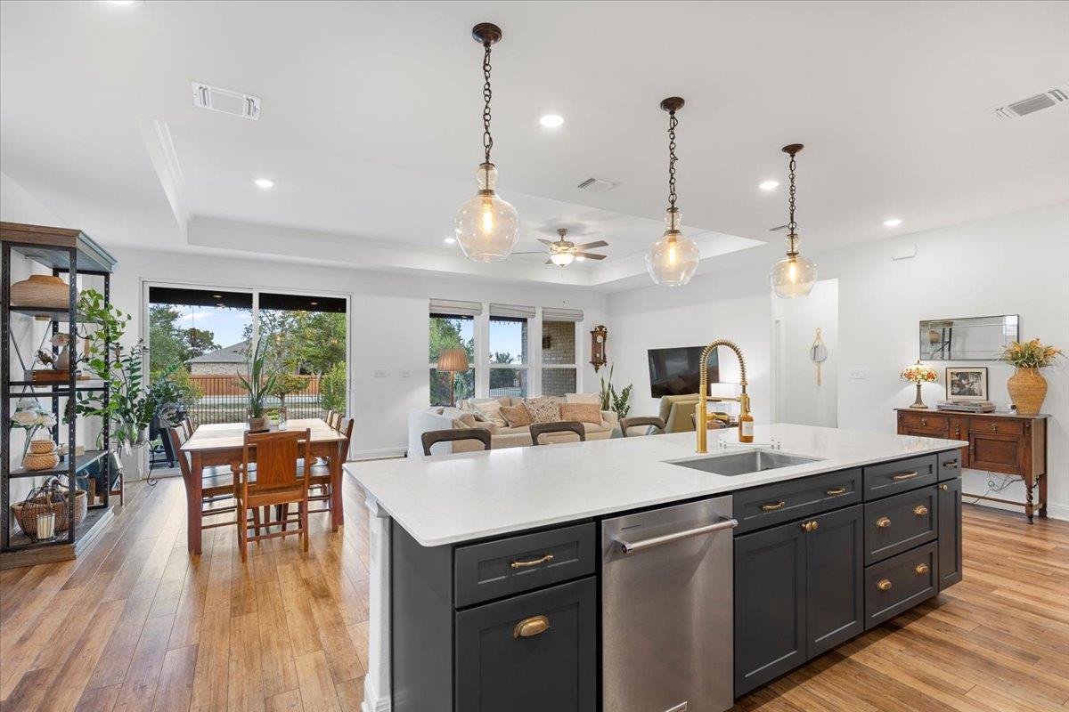 404 Climbing Rock Loop, Dripping Springs, TX 78620