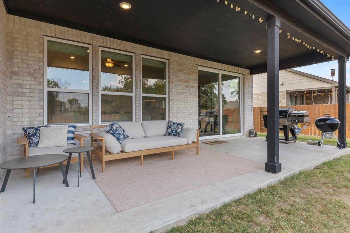 404 Climbing Rock Loop, Dripping Springs, TX 78620