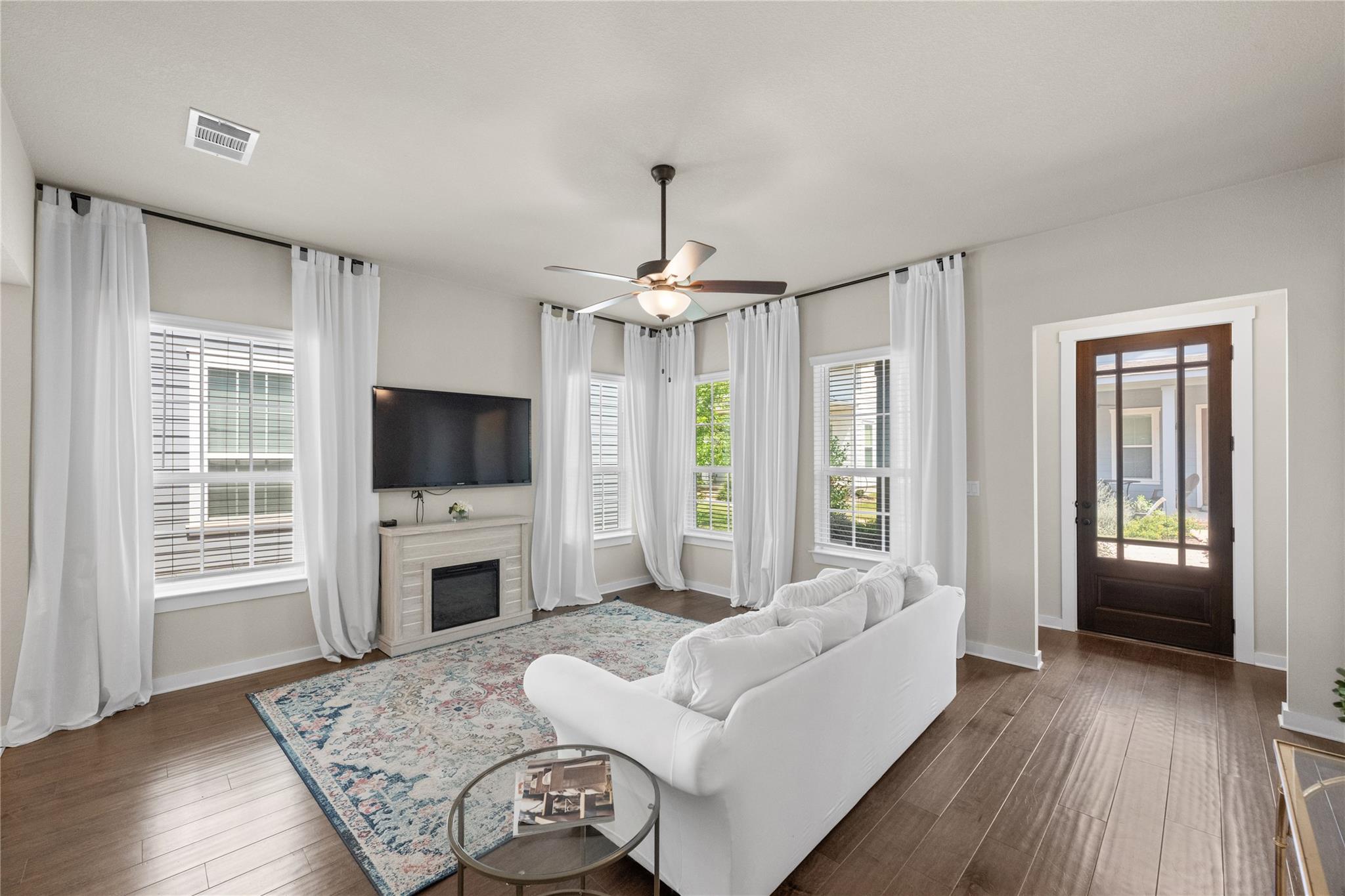 1182 Grant Wood Ave, Driftwood, TX 78619