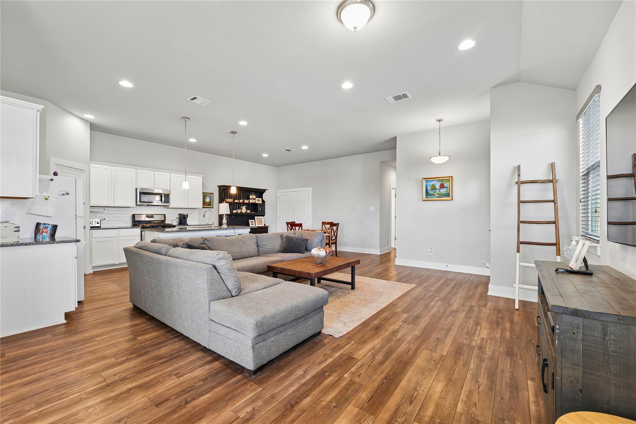 501 Peace Dr, Liberty Hill, TX 78642