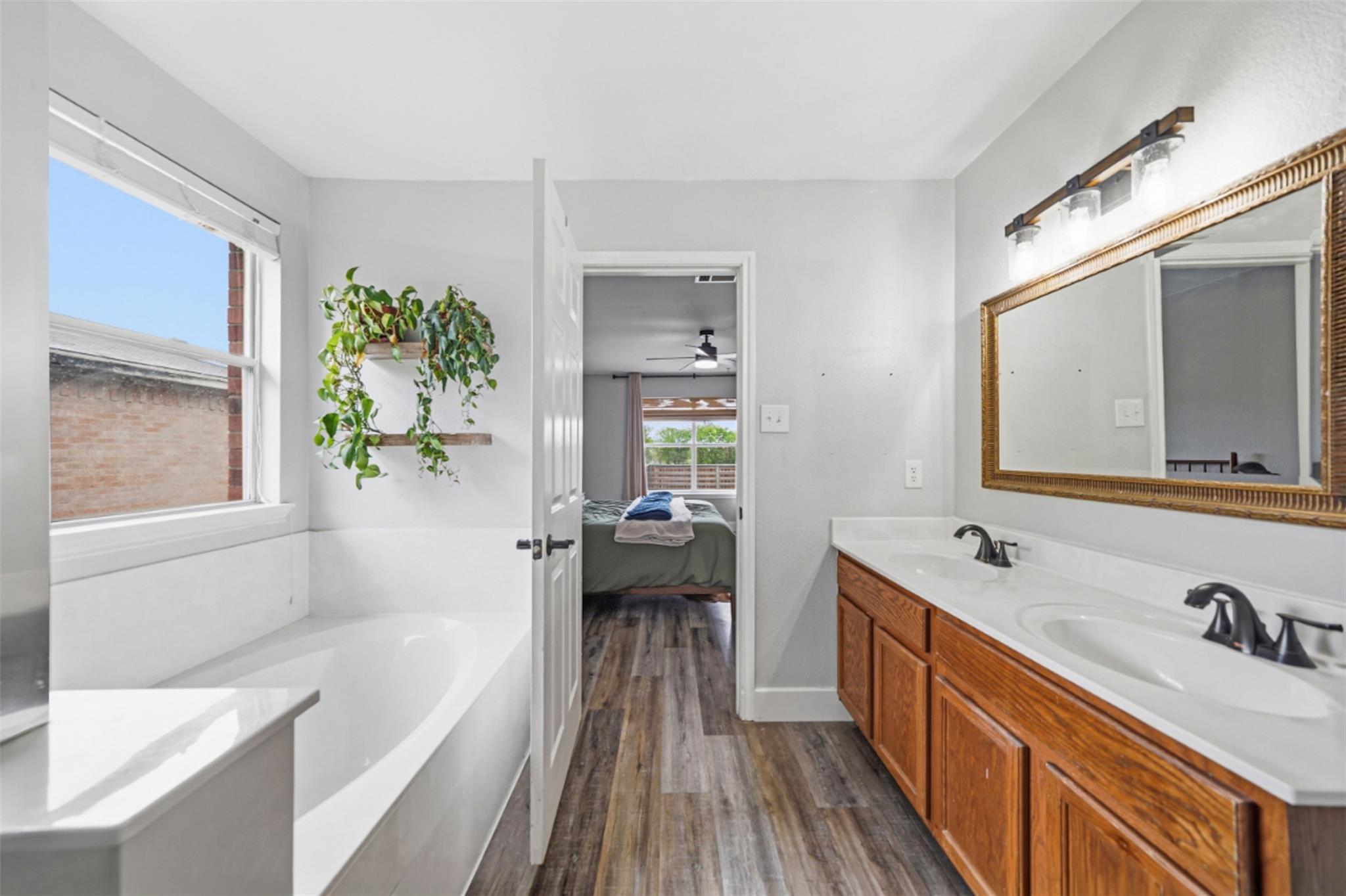 119 Salado Dr, Kyle, TX 78640