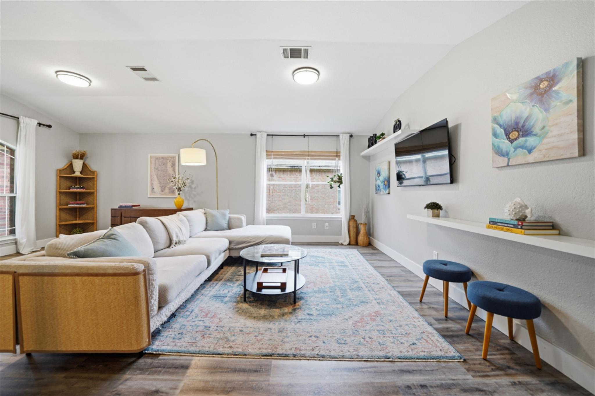 119 Salado Dr, Kyle, TX 78640