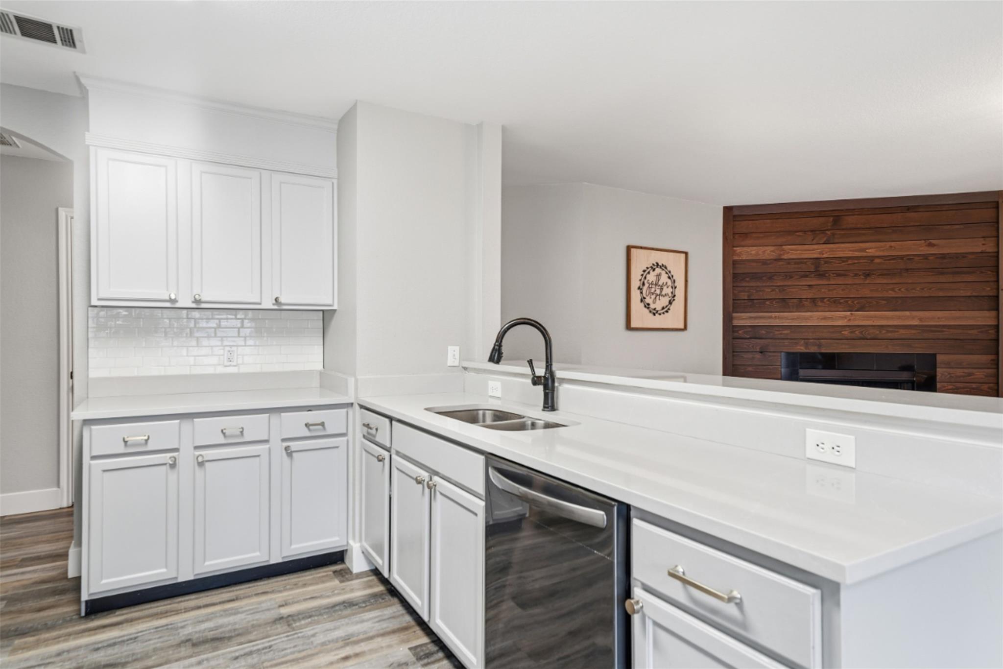 119 Salado Dr, Kyle, TX 78640