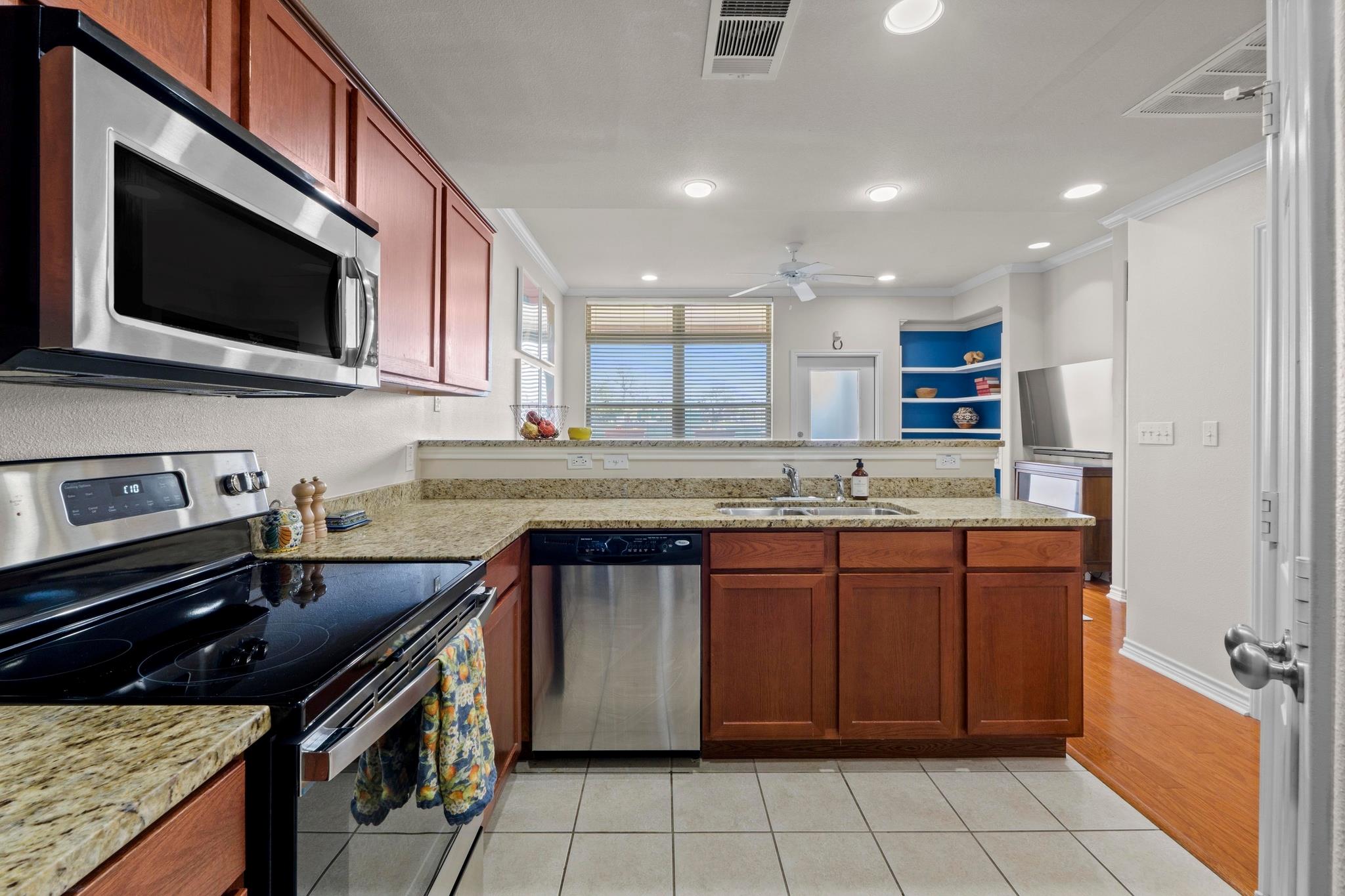 305 E 31st St # 2, Austin, TX 78705