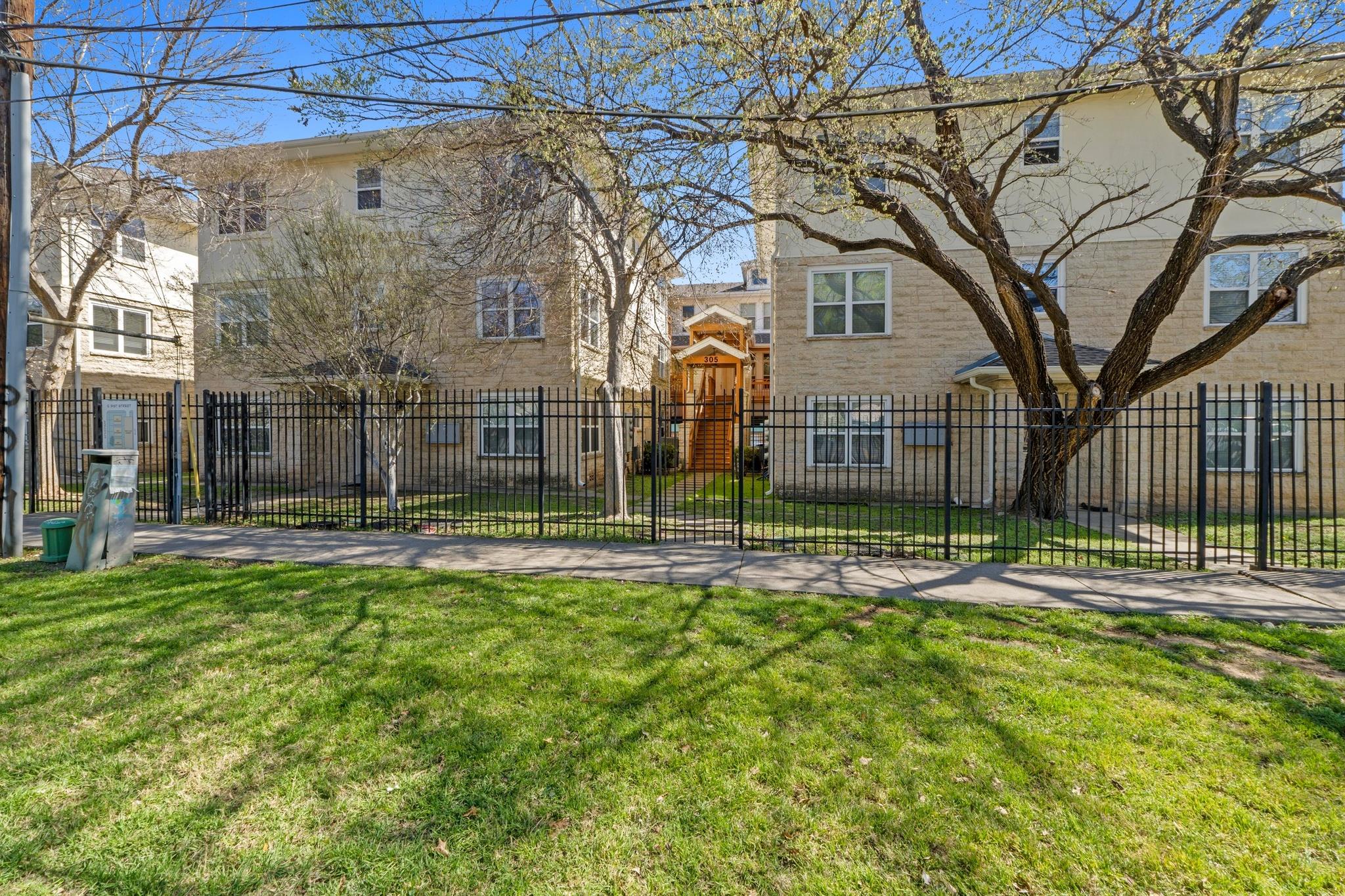 305 E 31st St # 2, Austin, TX 78705