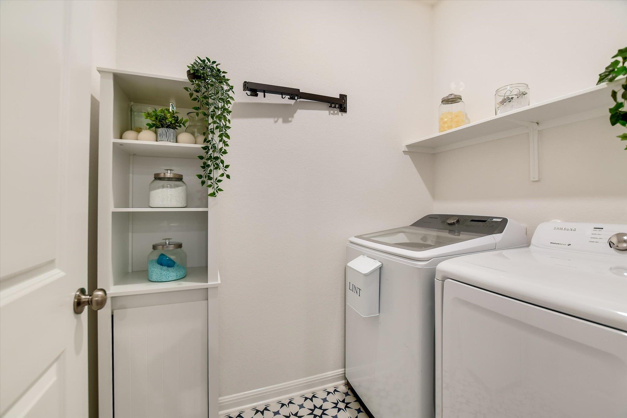 737 Leeward Pass, Leander, TX 78641