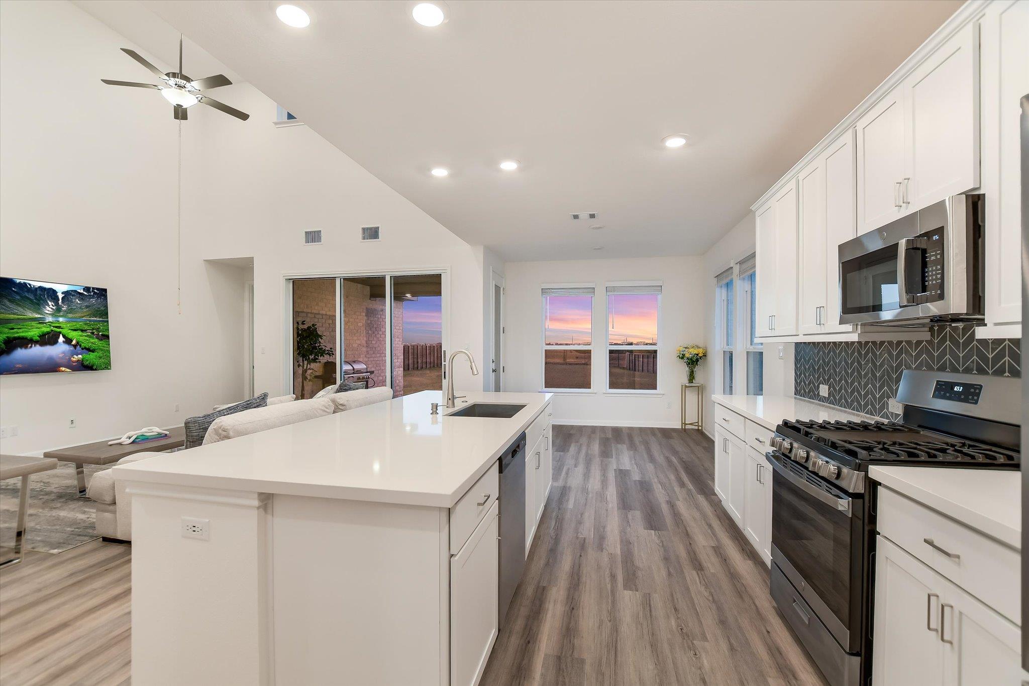 737 Leeward Pass, Leander, TX 78641