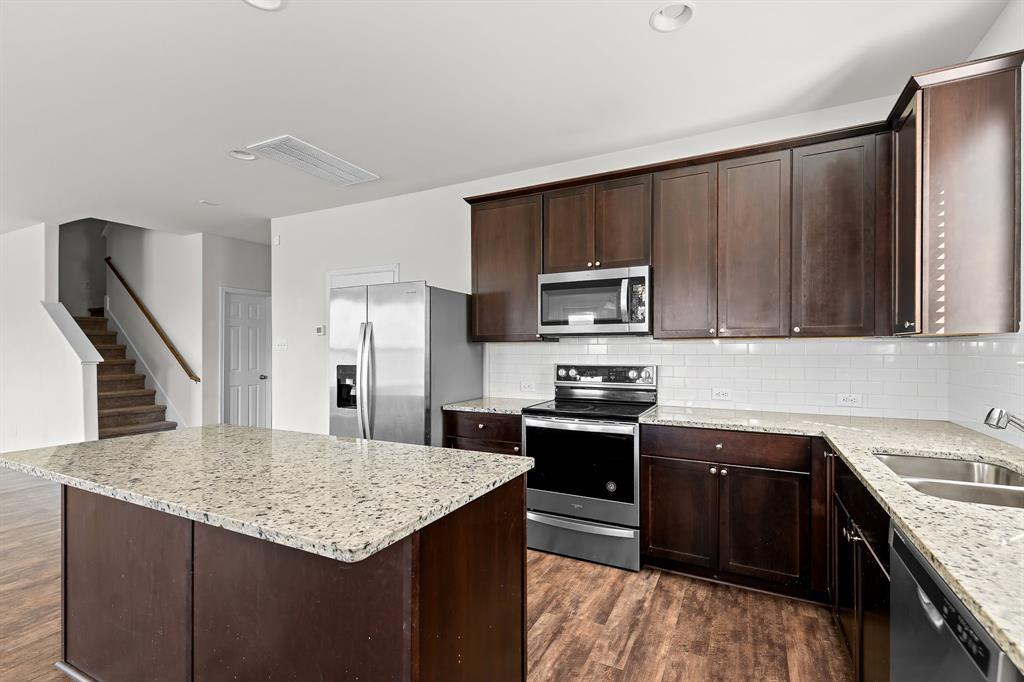 457 Bedford Falls Ln, Jarrell, TX 76537