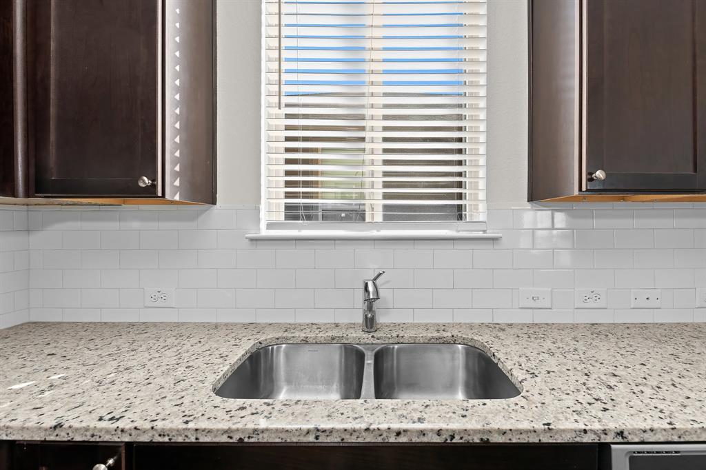 457 Bedford Falls Ln, Jarrell, TX 76537