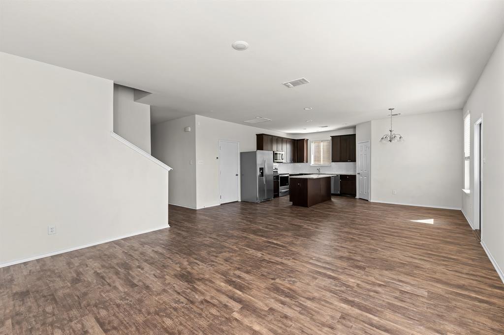 457 Bedford Falls Ln, Jarrell, TX 76537