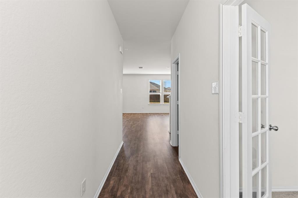 457 Bedford Falls Ln, Jarrell, TX 76537