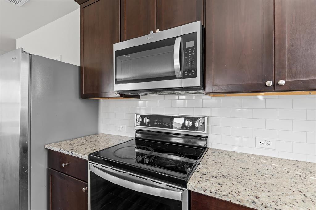 457 Bedford Falls Ln, Jarrell, TX 76537