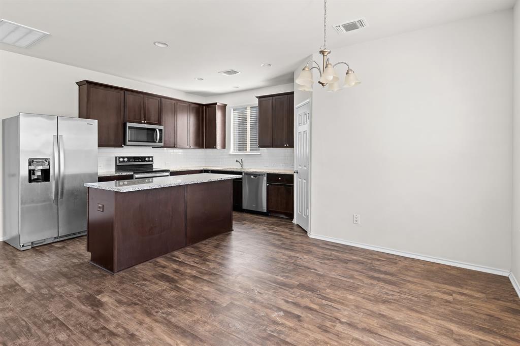 457 Bedford Falls Ln, Jarrell, TX 76537