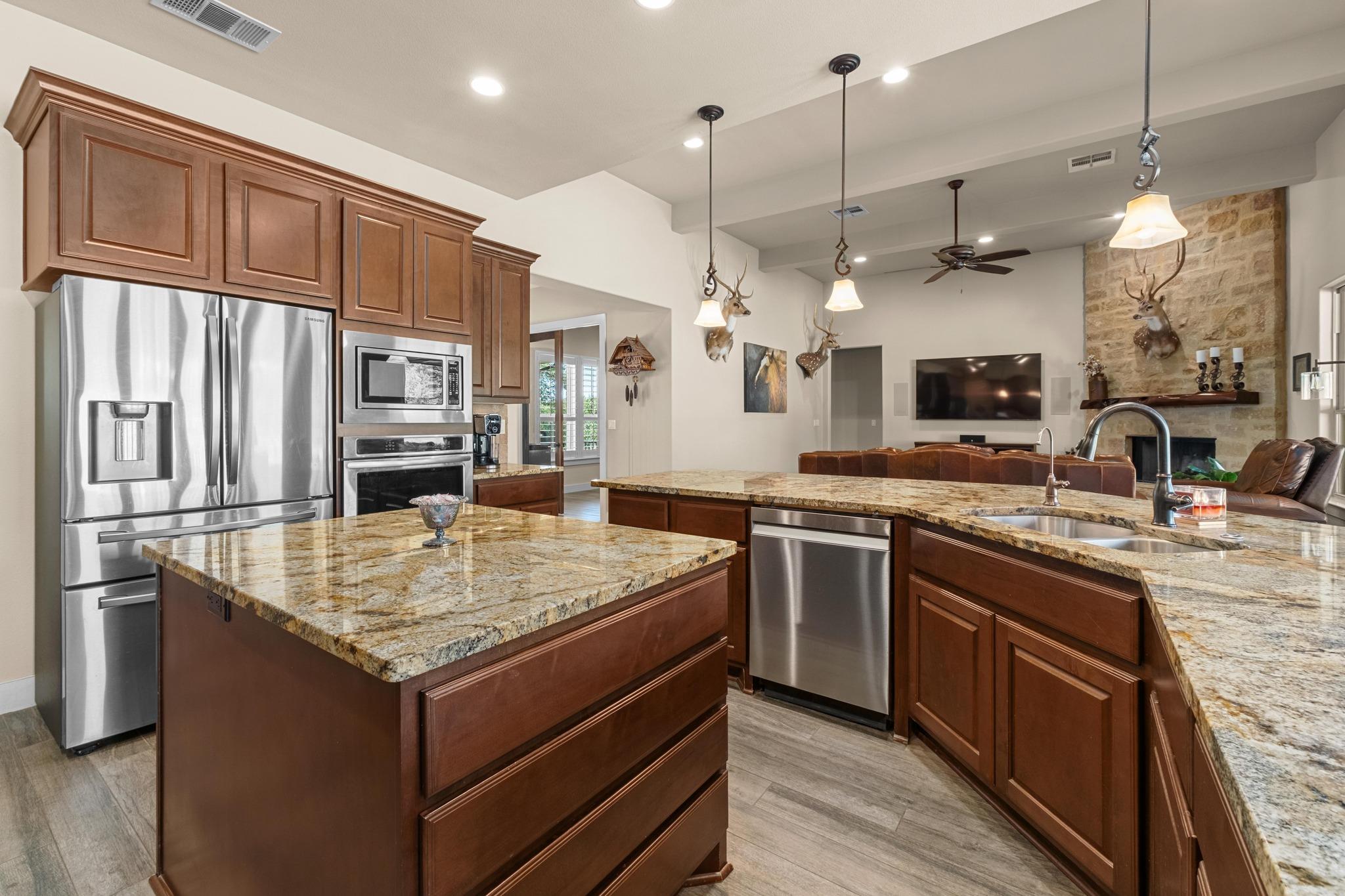 337 Golden Eagle Ln, Dripping Springs, TX 78620
