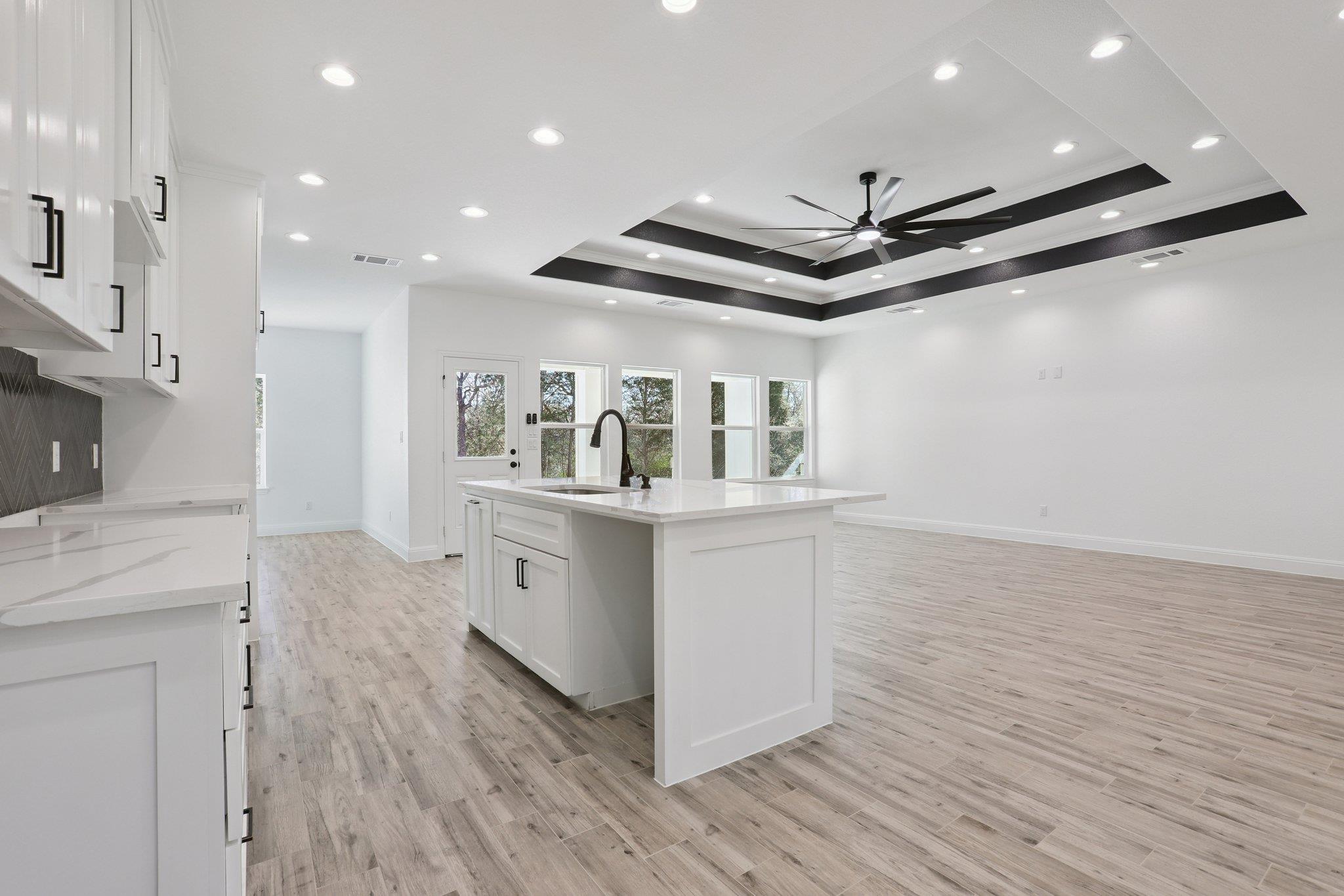 111 Kingwood Dr, Elgin, TX 78621