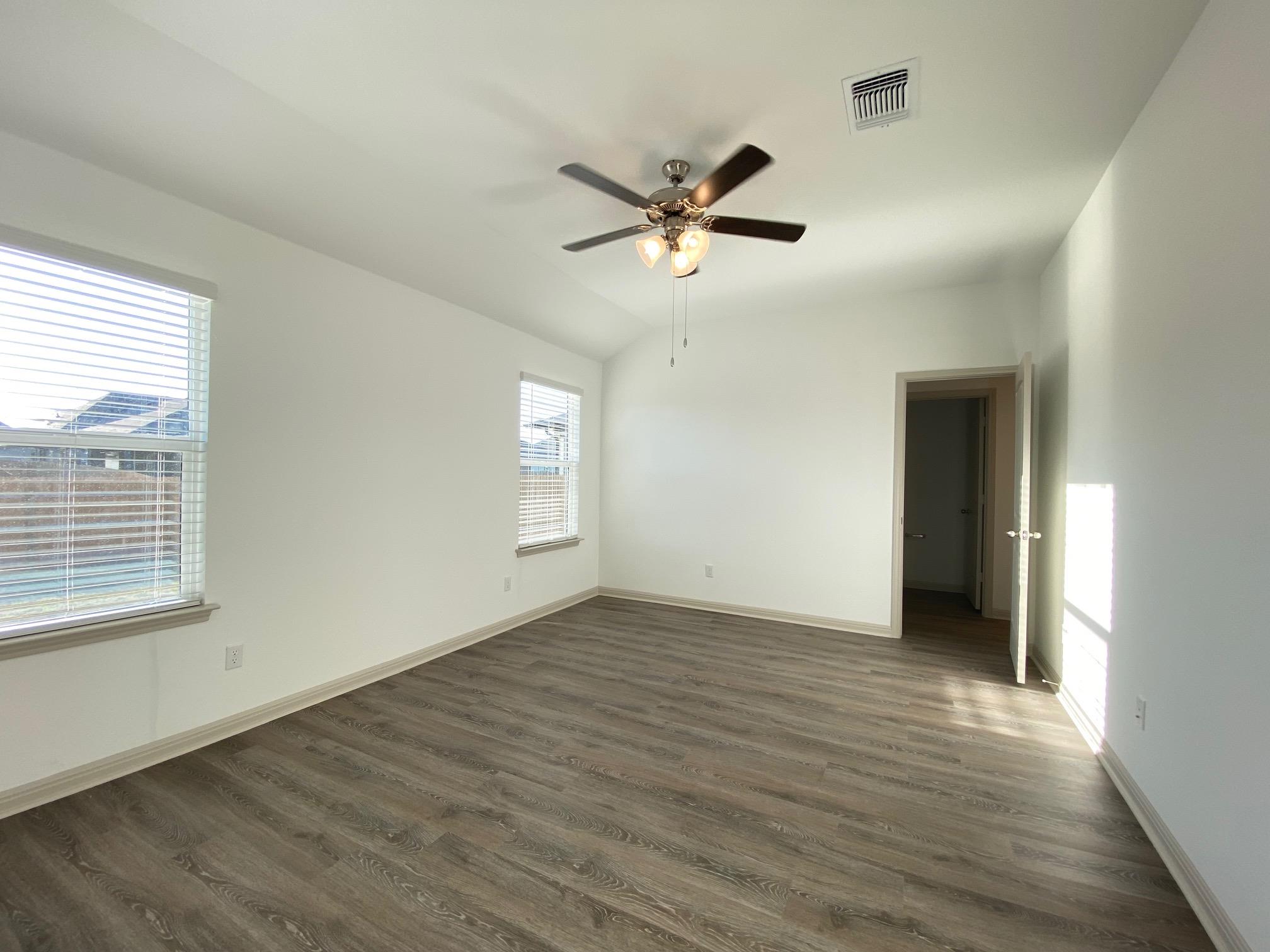 131 FORT CLARK SPRINGS Dr, Hutto, TX 78634