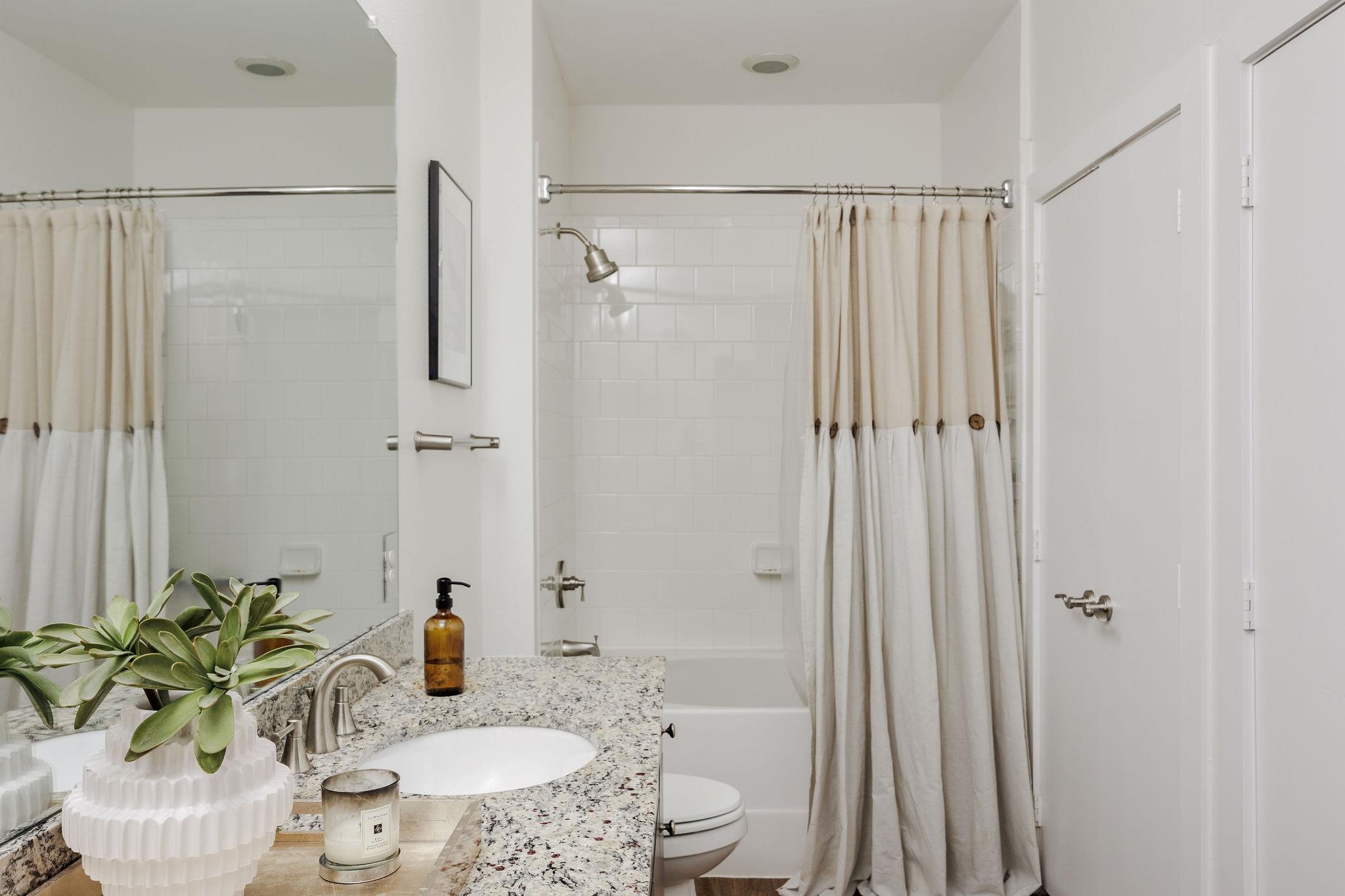 1900 Barton Springs Rd # 3028, Austin, TX 78704