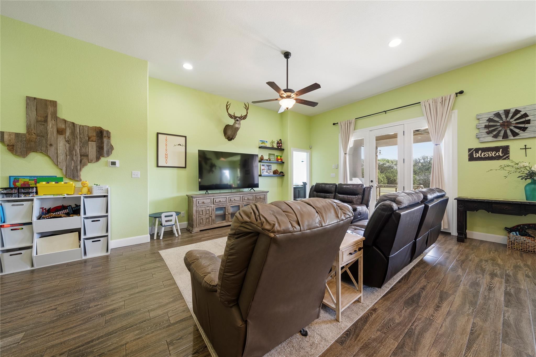 1773 Desiree St, Canyon Lake, TX 78133