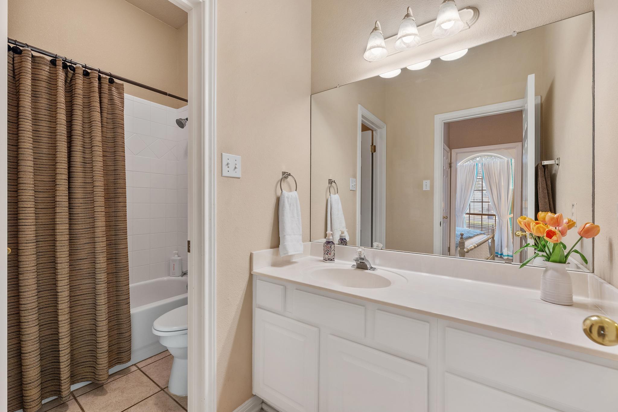 15016 Thatcher Dr, Austin, TX 78717