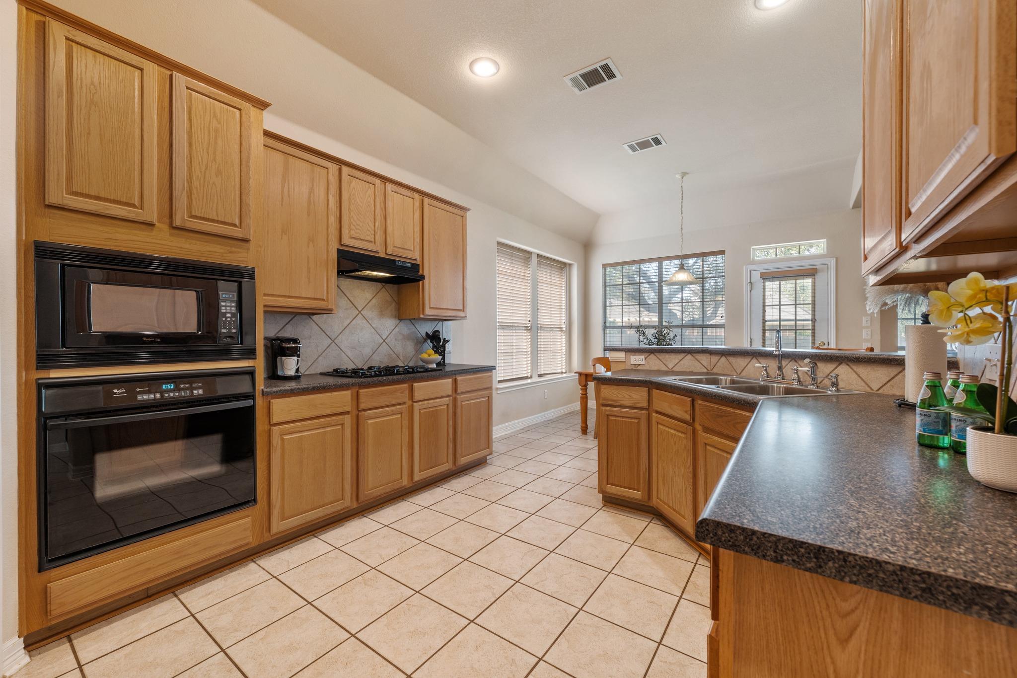 15016 Thatcher Dr, Austin, TX 78717