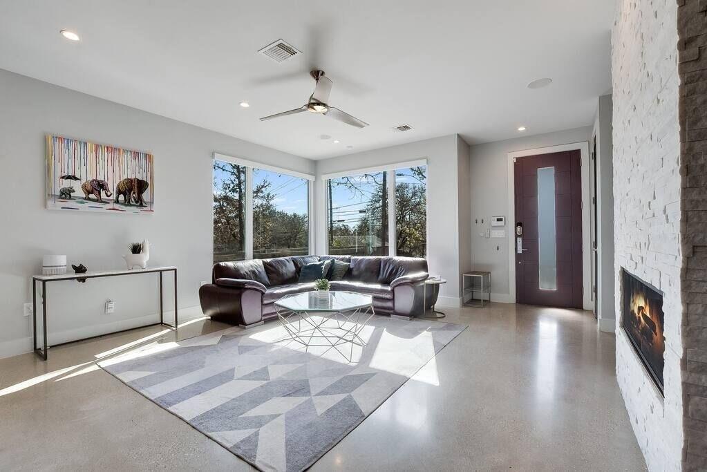 1802 W 10th St, Austin, TX 78703