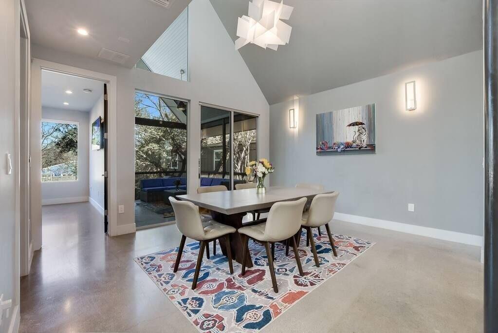 1802 W 10th St, Austin, TX 78703