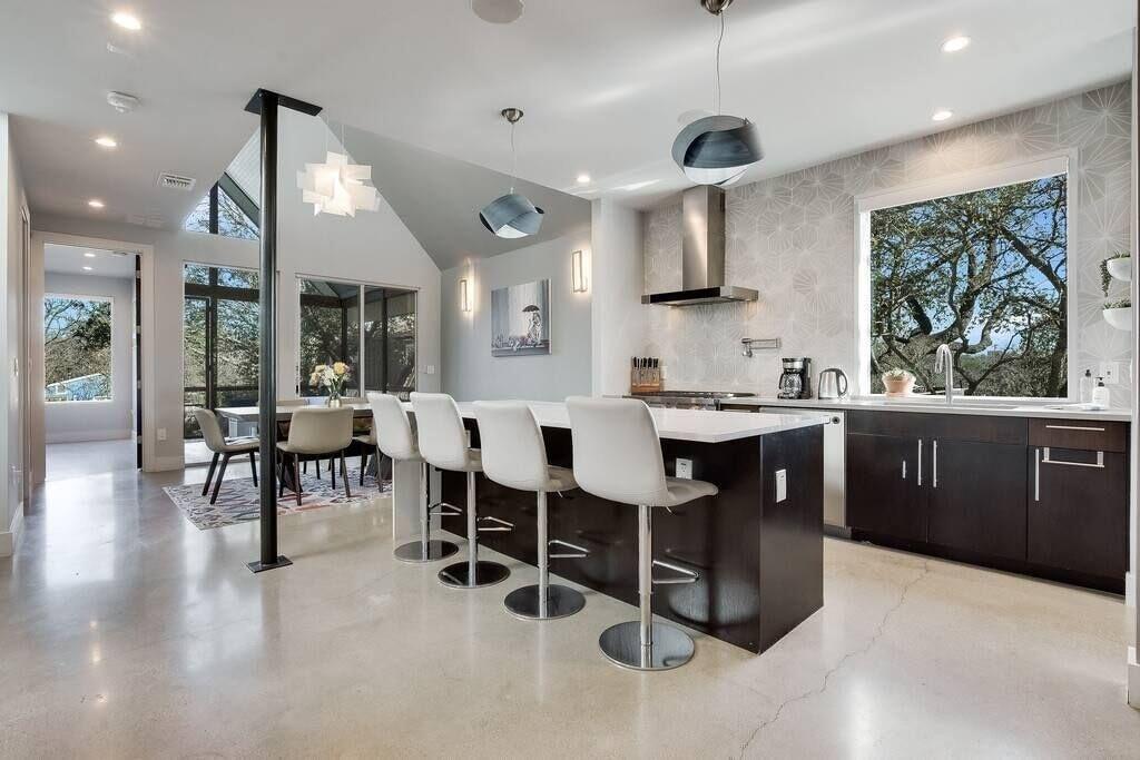 1802 W 10th St, Austin, TX 78703