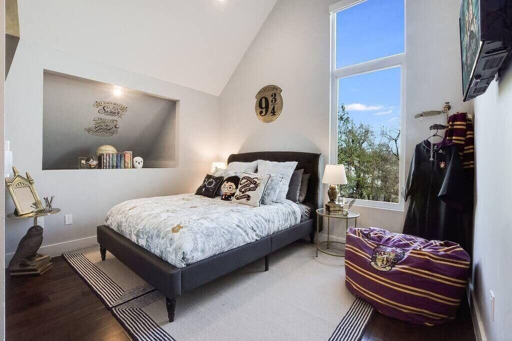 1802 W 10th St, Austin, TX 78703