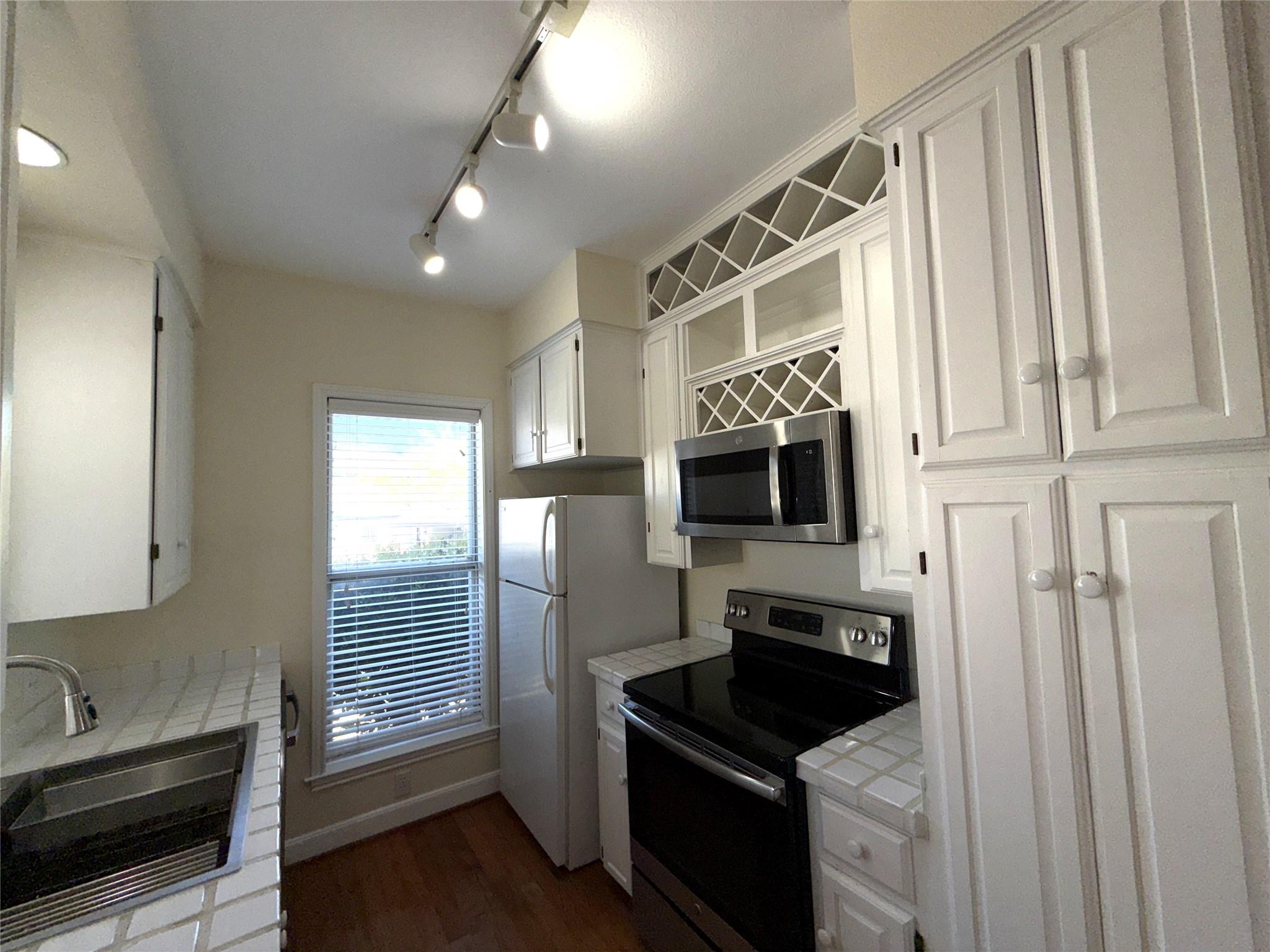 5 TOURNAMENT WAY Dr # 7, The Hills, TX 78738