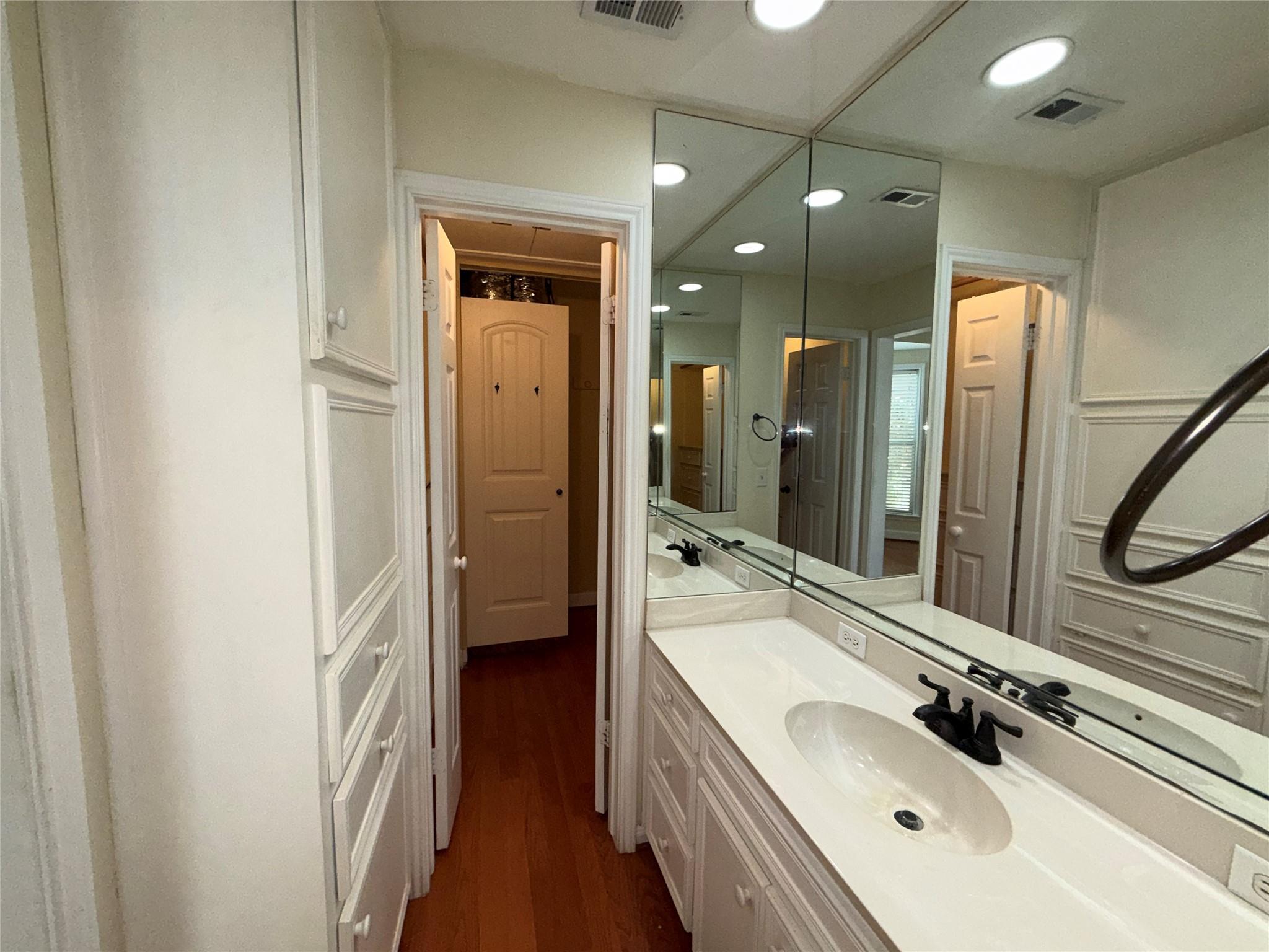 5 TOURNAMENT WAY Dr # 7, The Hills, TX 78738