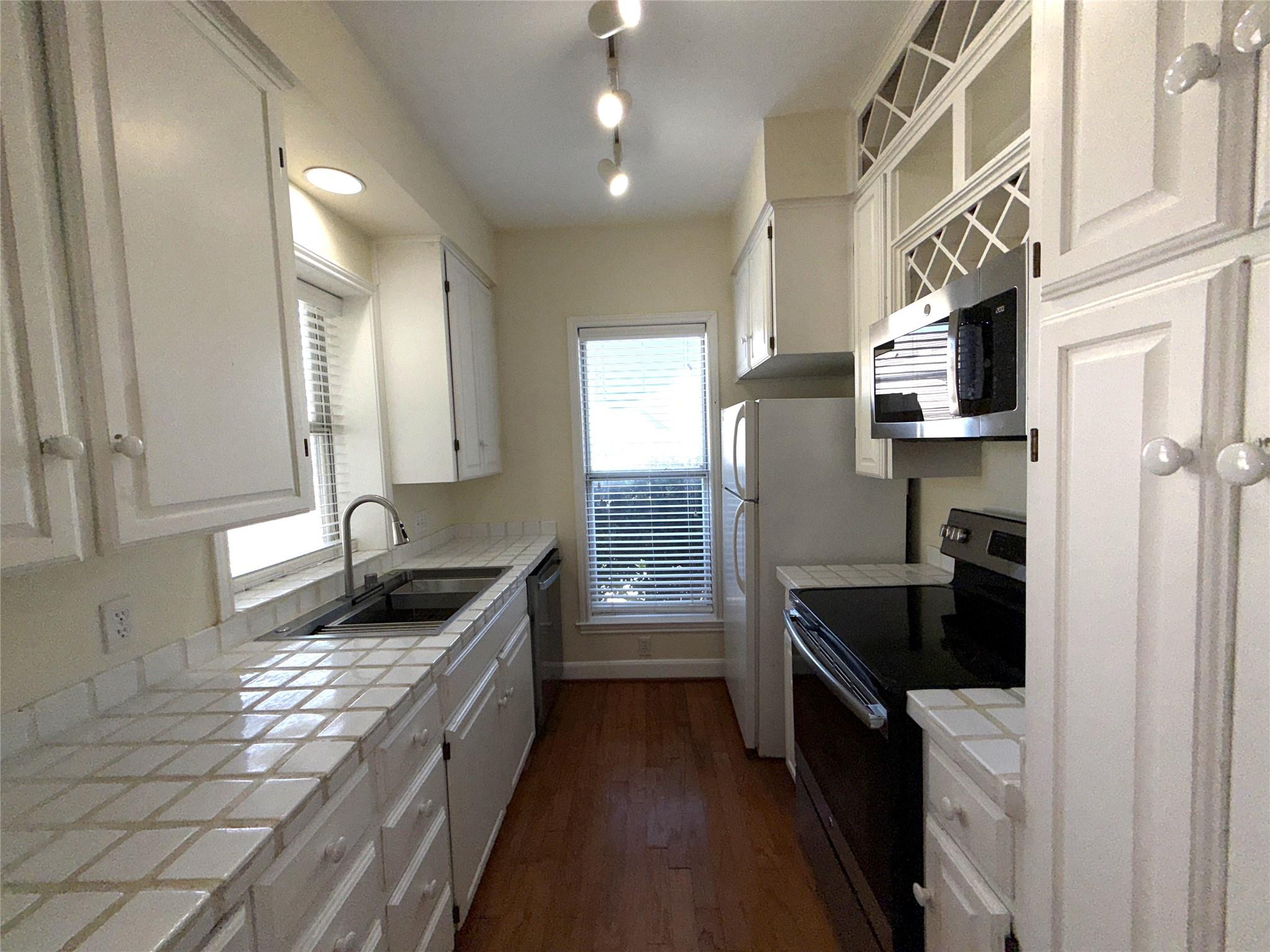 5 TOURNAMENT WAY Dr # 7, The Hills, TX 78738