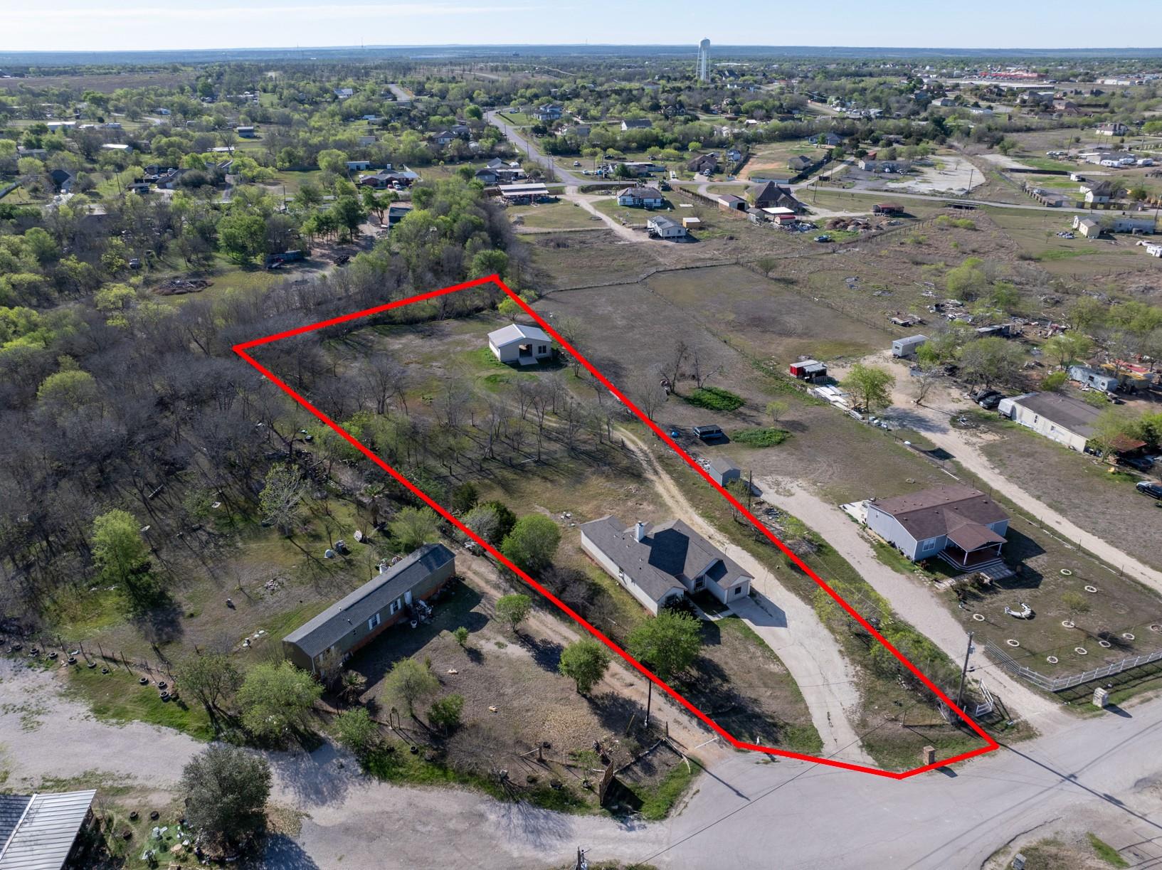 135 Petirrojo Ct, Del Valle, TX 78617