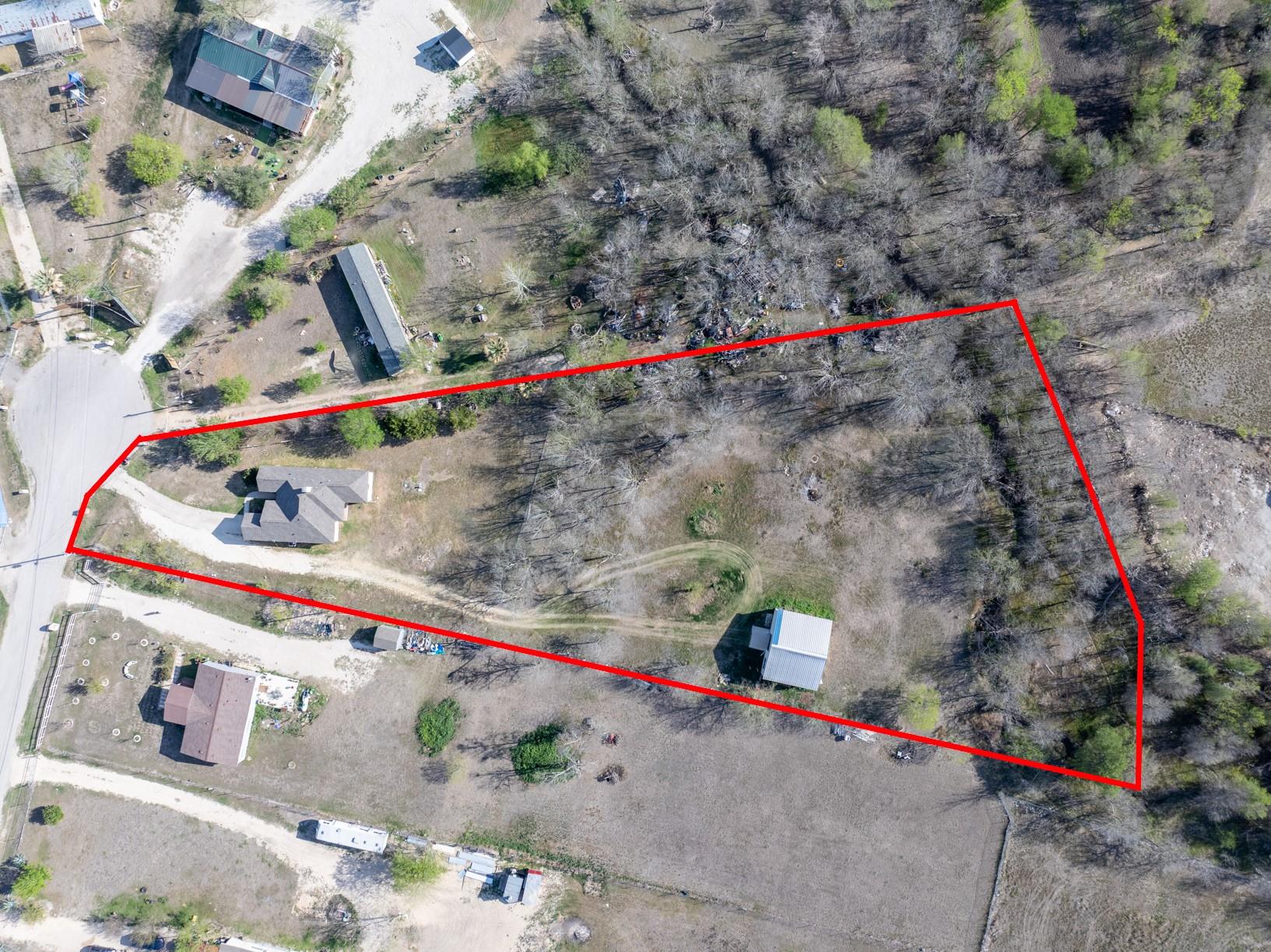 135 Petirrojo Ct, Del Valle, TX 78617