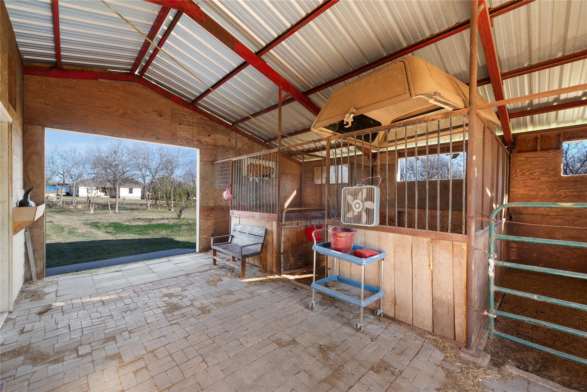 135 Petirrojo Ct, Del Valle, TX 78617