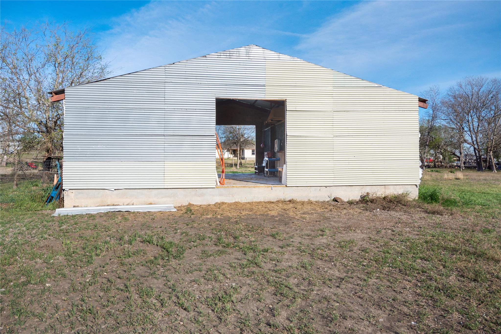 135 Petirrojo Ct, Del Valle, TX 78617